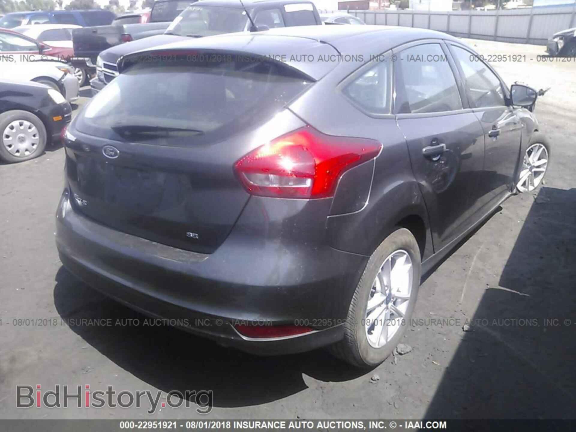 2016 Ford Focus - VIN: 1FADP3K27GL329354 - Photo 4