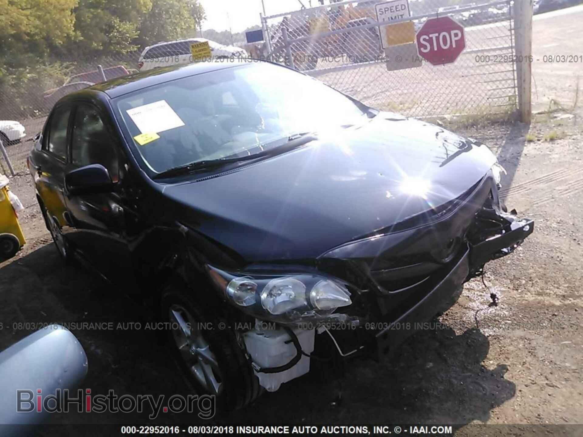 Photo 2T1BU4EE4DC999212 - Toyota Corolla 2013