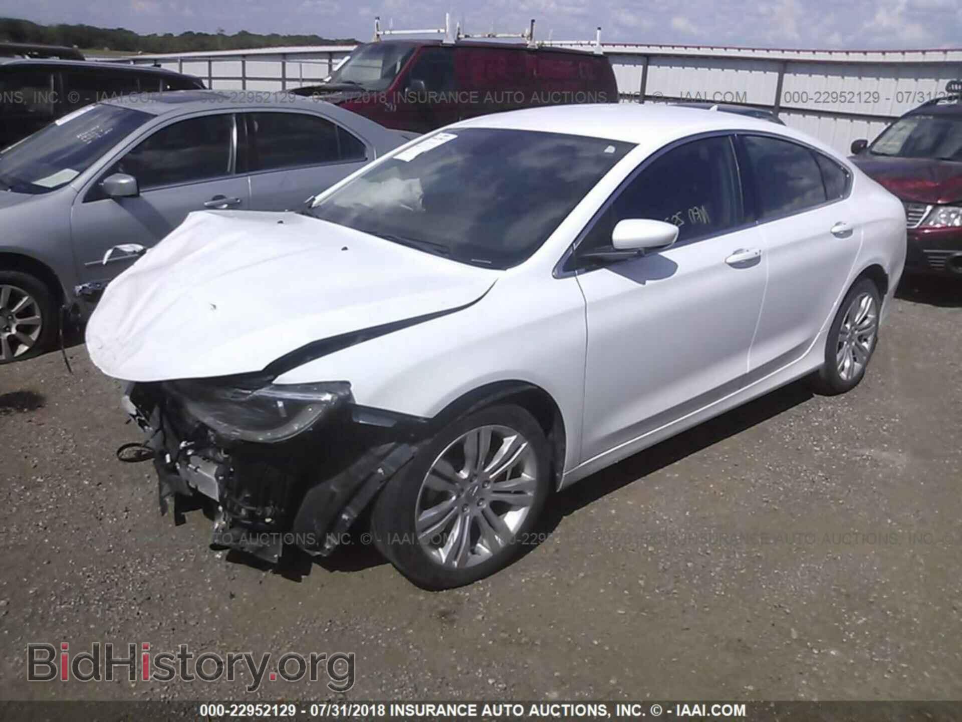 2015 Chrysler 200 - VIN: 1C3CCCAB9FN751846 - Photo 2