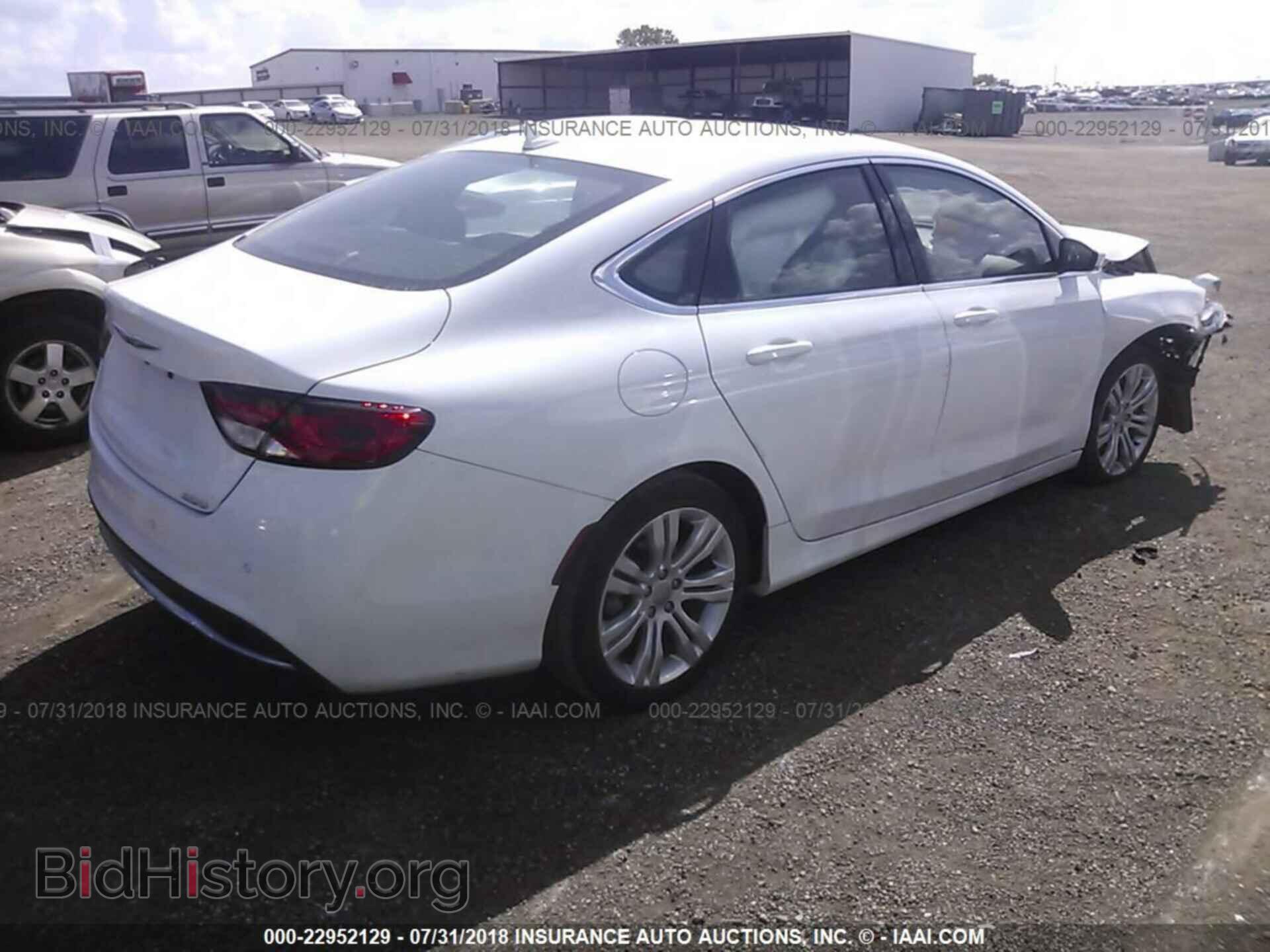 2015 Chrysler 200 - VIN: 1C3CCCAB9FN751846 - Photo 4