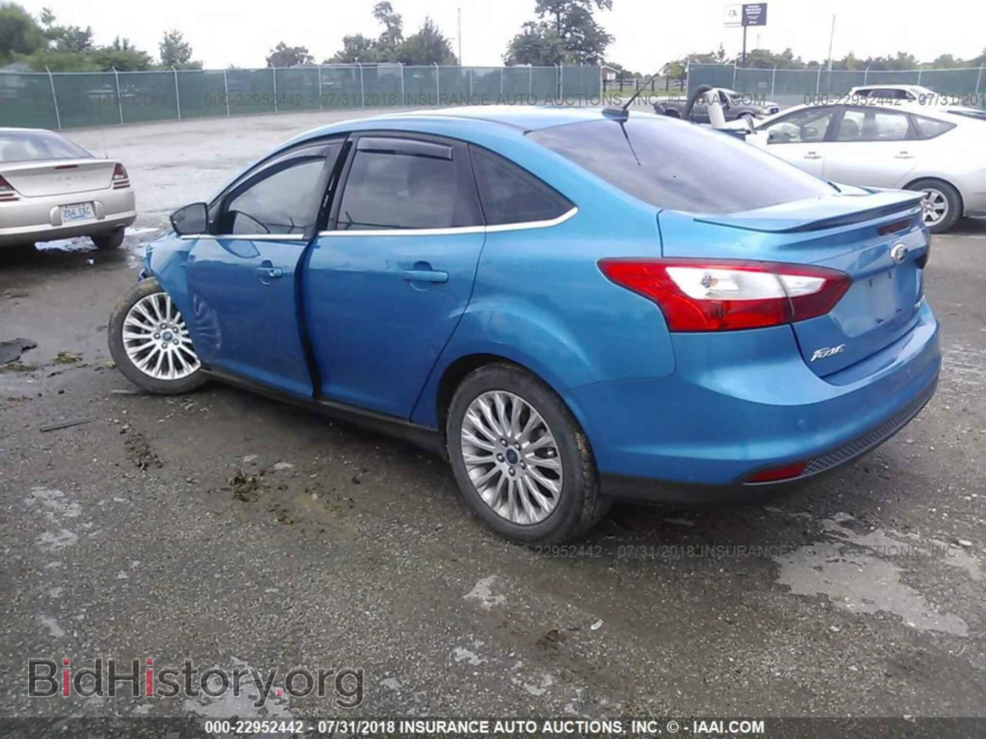 2012 Ford Focus - VIN: 1FAHP3J23CL262281 - Photo 3