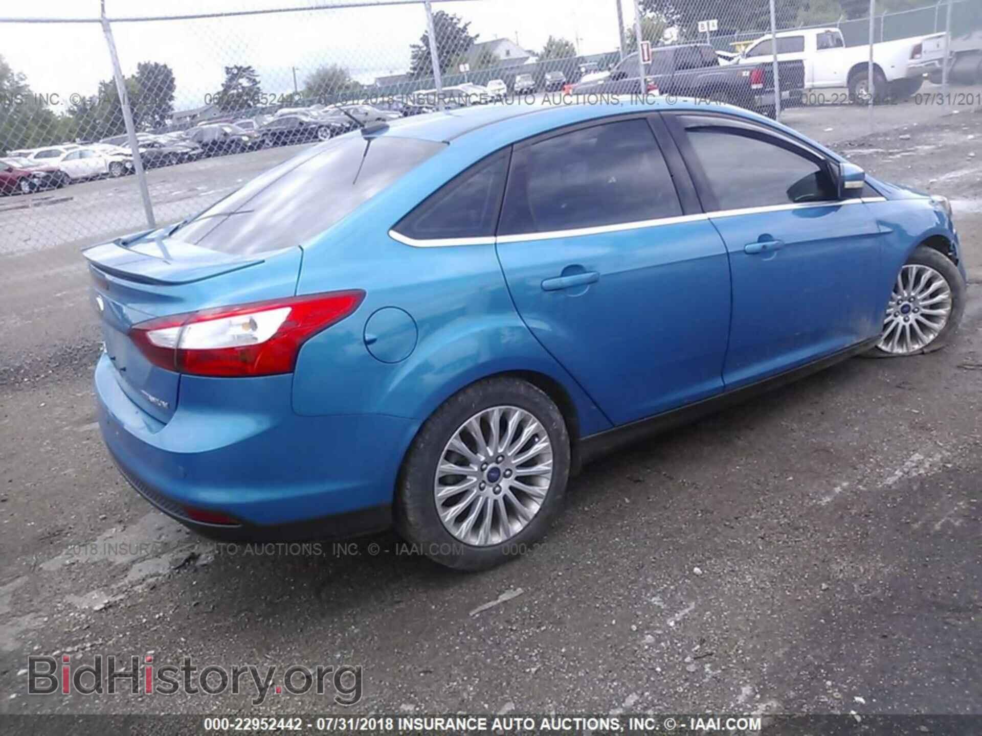 2012 Ford Focus - VIN: 1FAHP3J23CL262281 - Photo 4