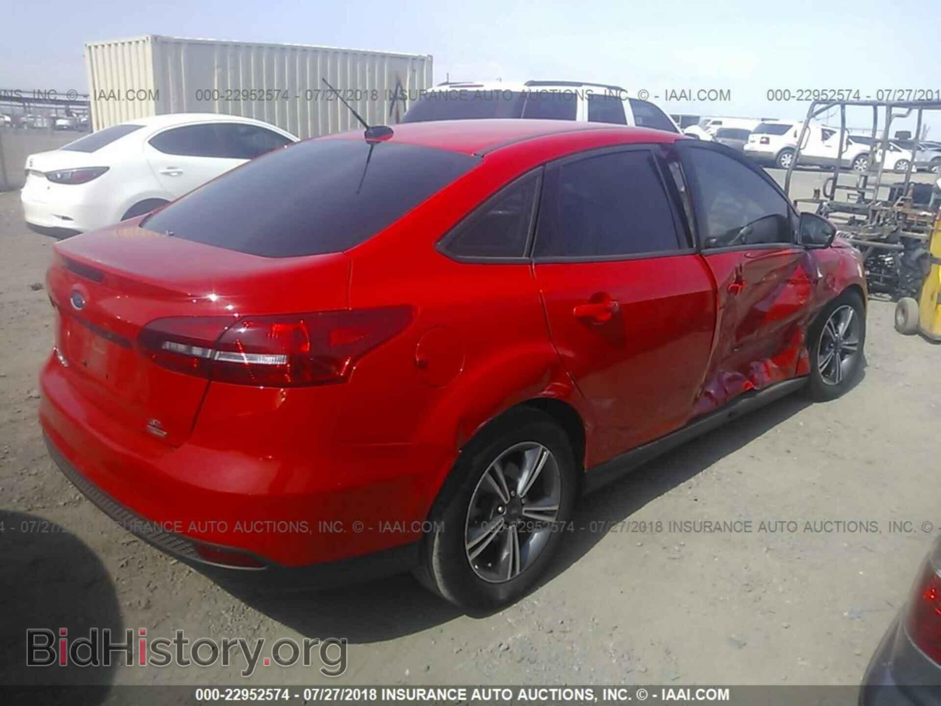 2016 Ford Focus - VIN: 1FADP3FE7GL362701 - Фото 4