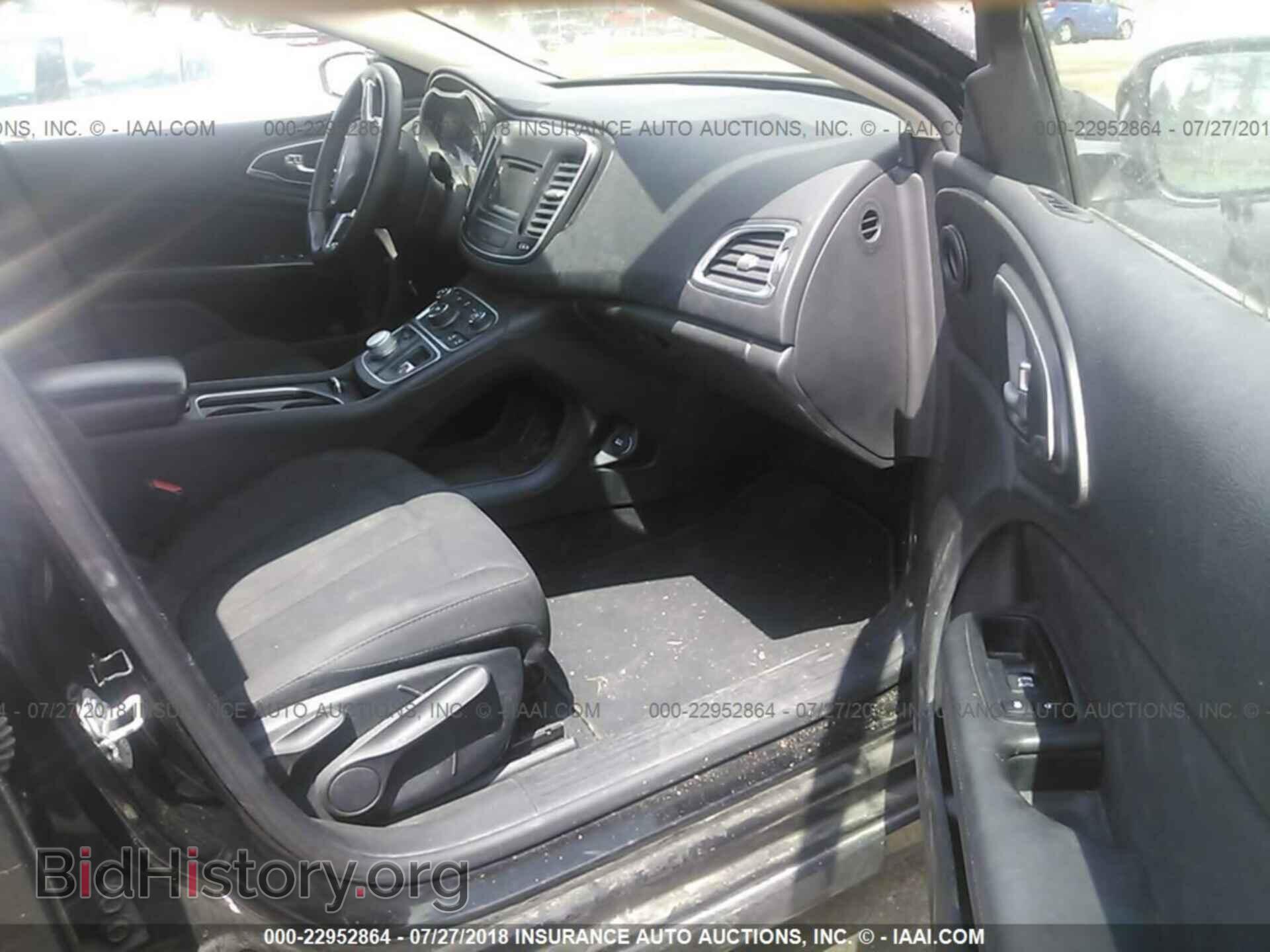 2016 Chrysler 200 - VIN: 1C3CCCABXGN128575 - Photo 5