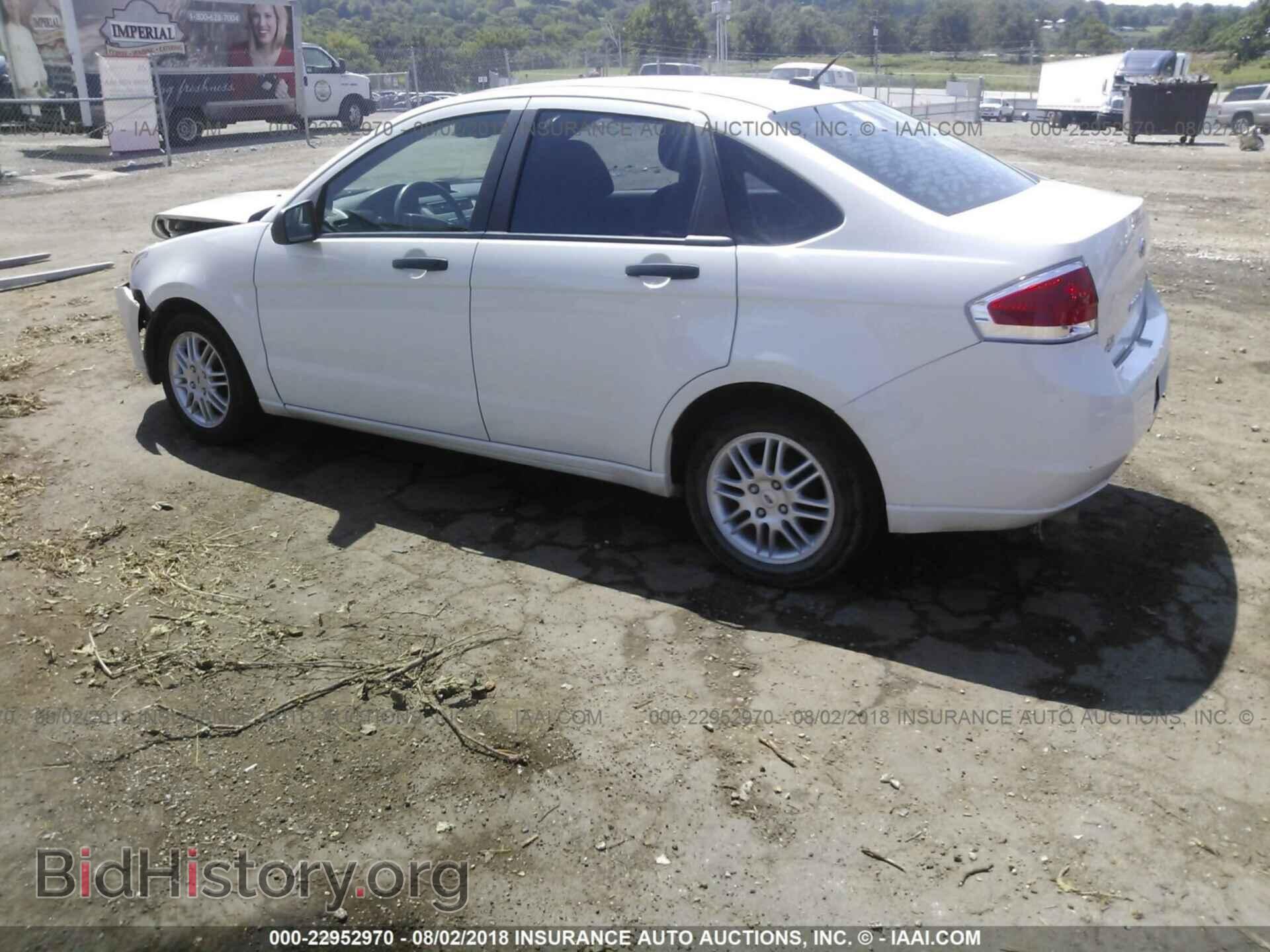 2011 Ford Focus - VIN: 1FAHP3FN9BW181978 - Фото 3