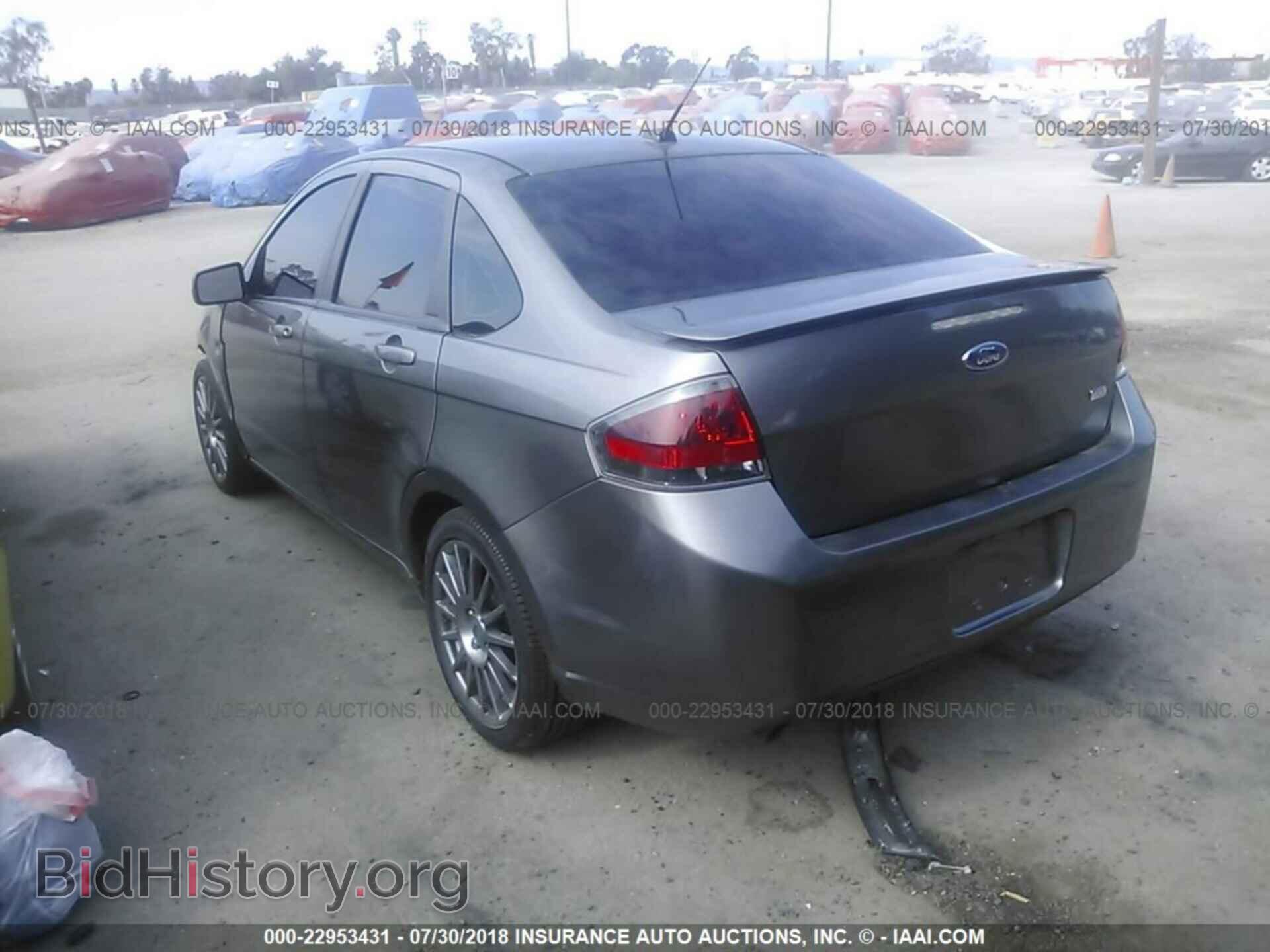 2011 Ford Focus - VIN: 1FAHP3GN0BW202912 - Фото 3