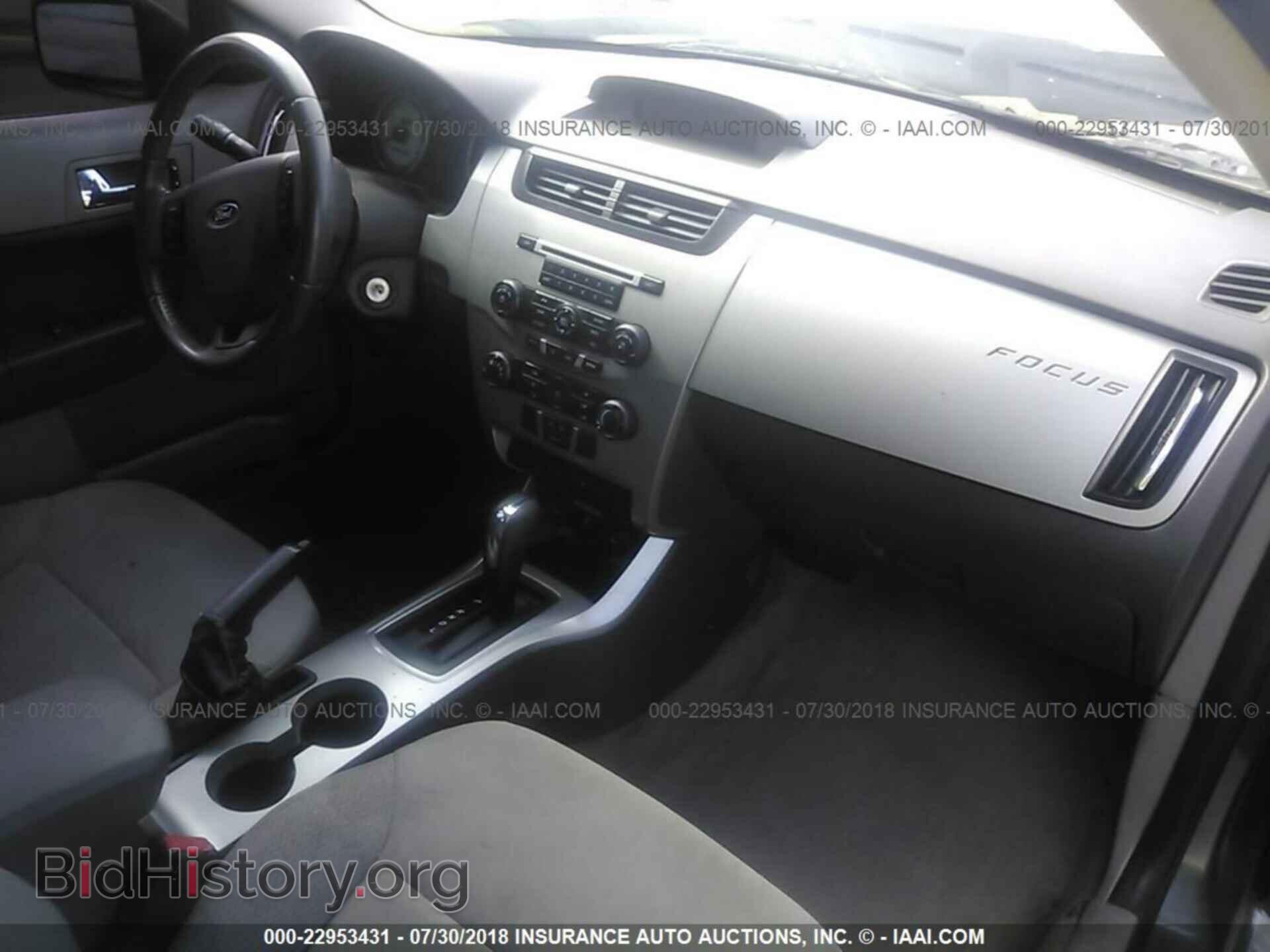 2011 Ford Focus - VIN: 1FAHP3GN0BW202912 - Фото 5