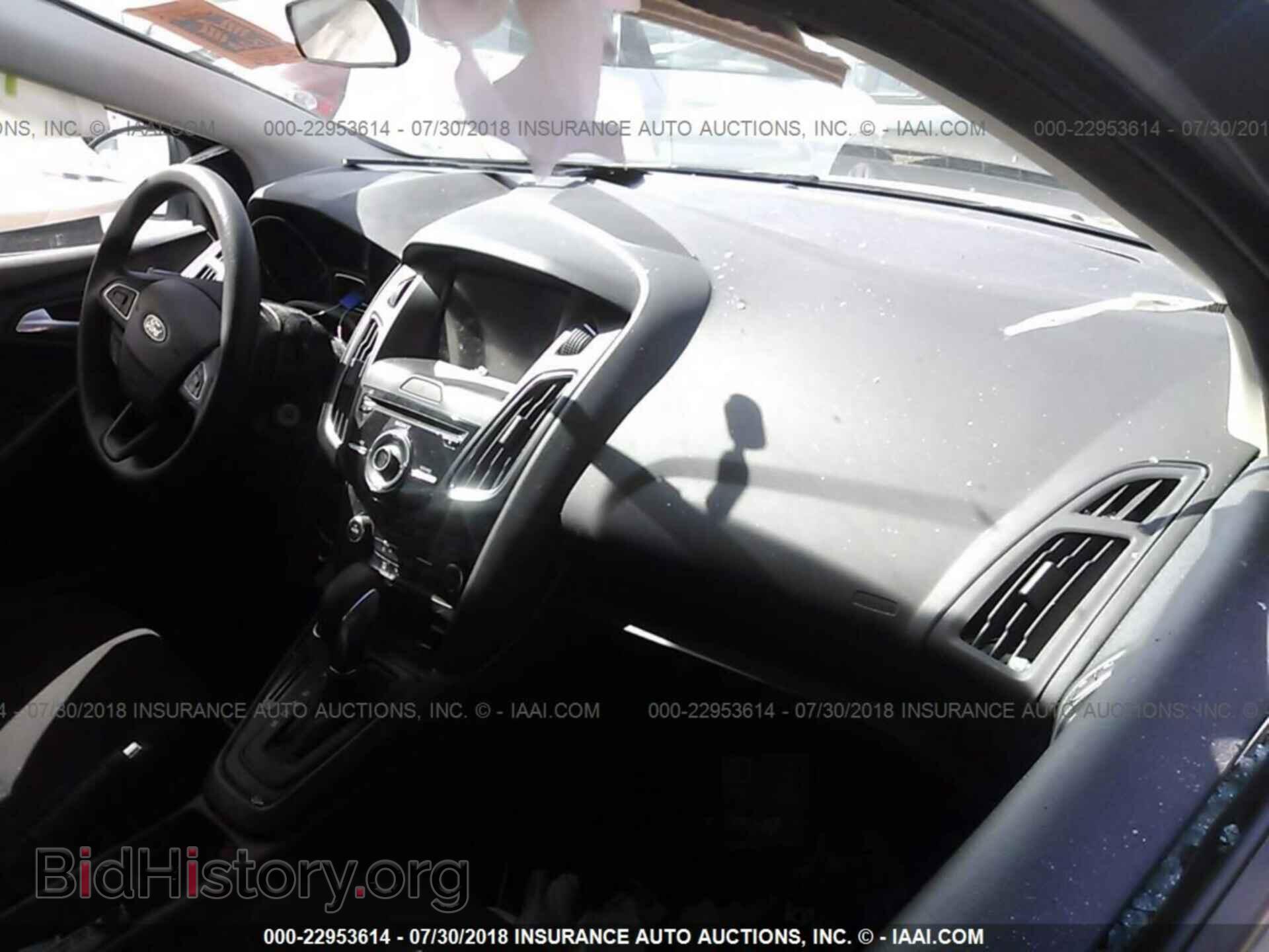 2017 Ford Focus - VIN: 1FADP3H20HL210358 - Photo 5