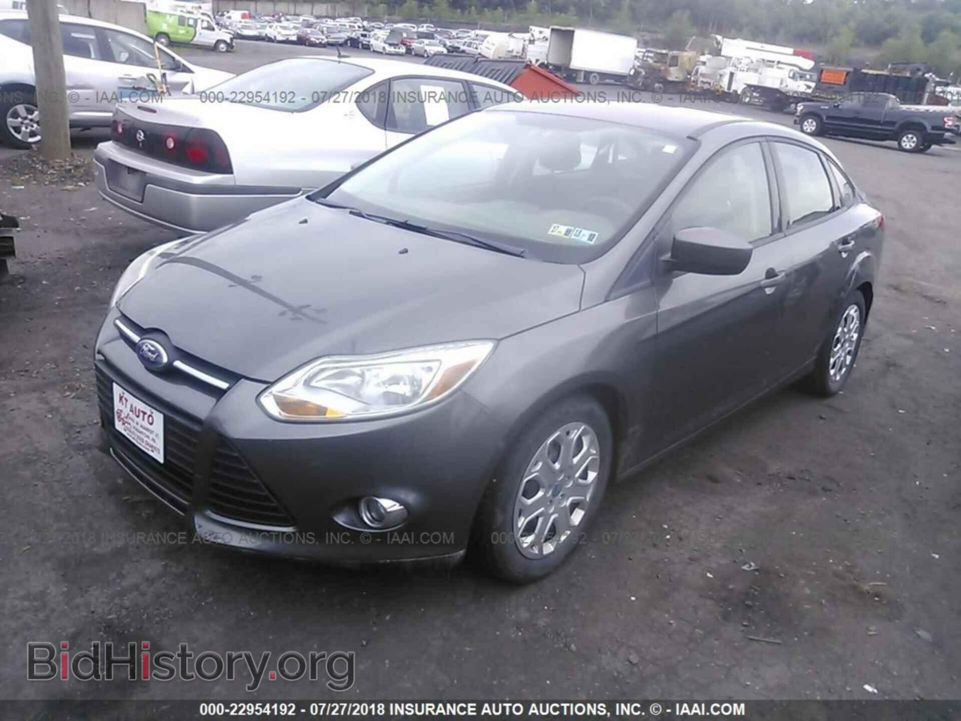 2012 Ford Focus - VIN: 1FAHP3F23CL217429 - Photo 2