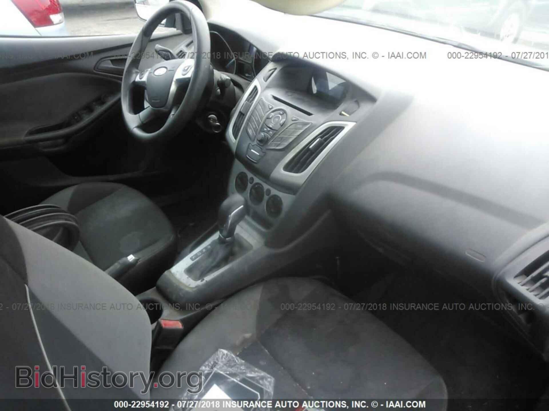 2012 Ford Focus - VIN: 1FAHP3F23CL217429 - Photo 5