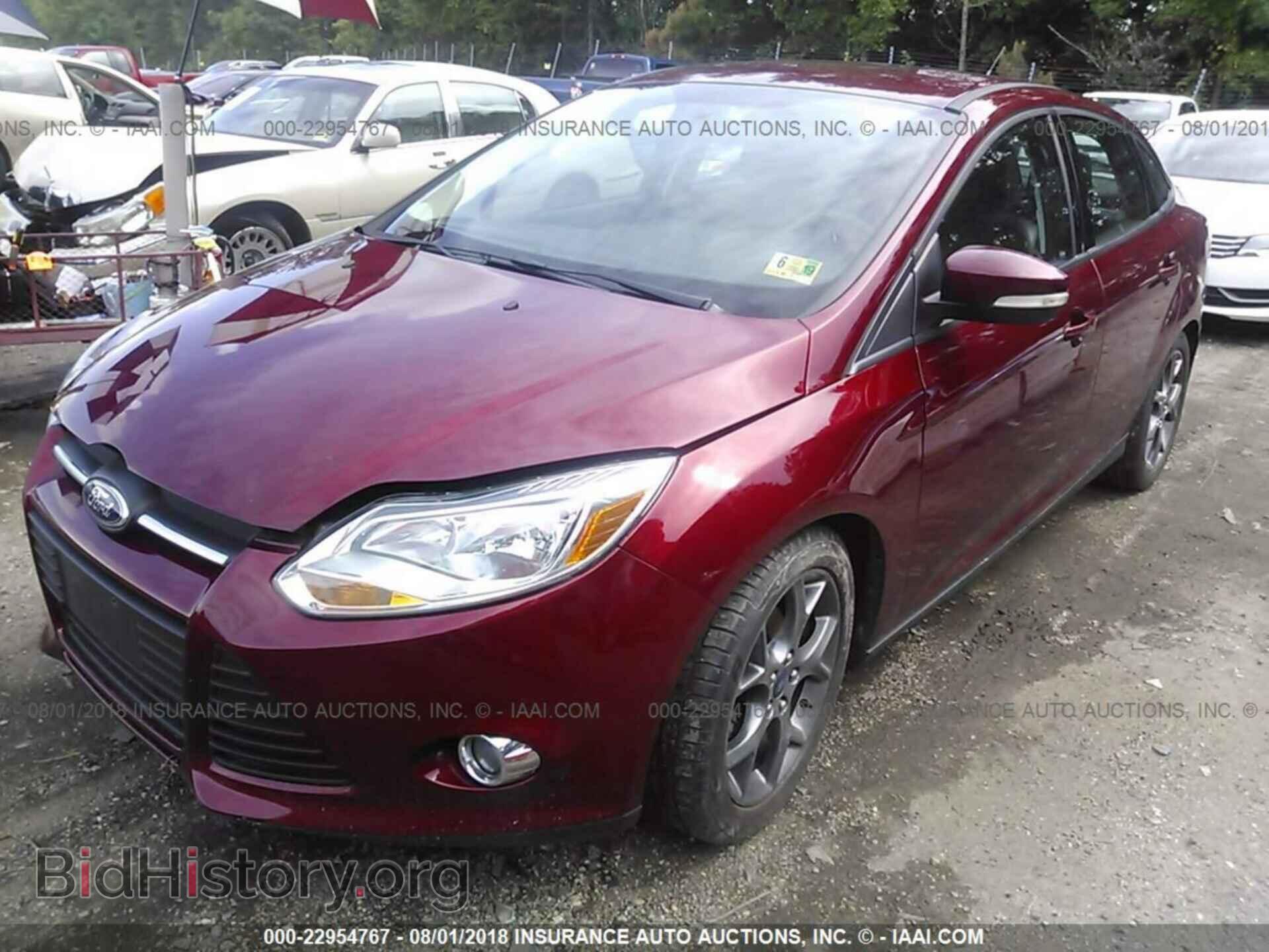 2014 Ford Focus - VIN: 1FADP3F25EL235982 - Photo 2