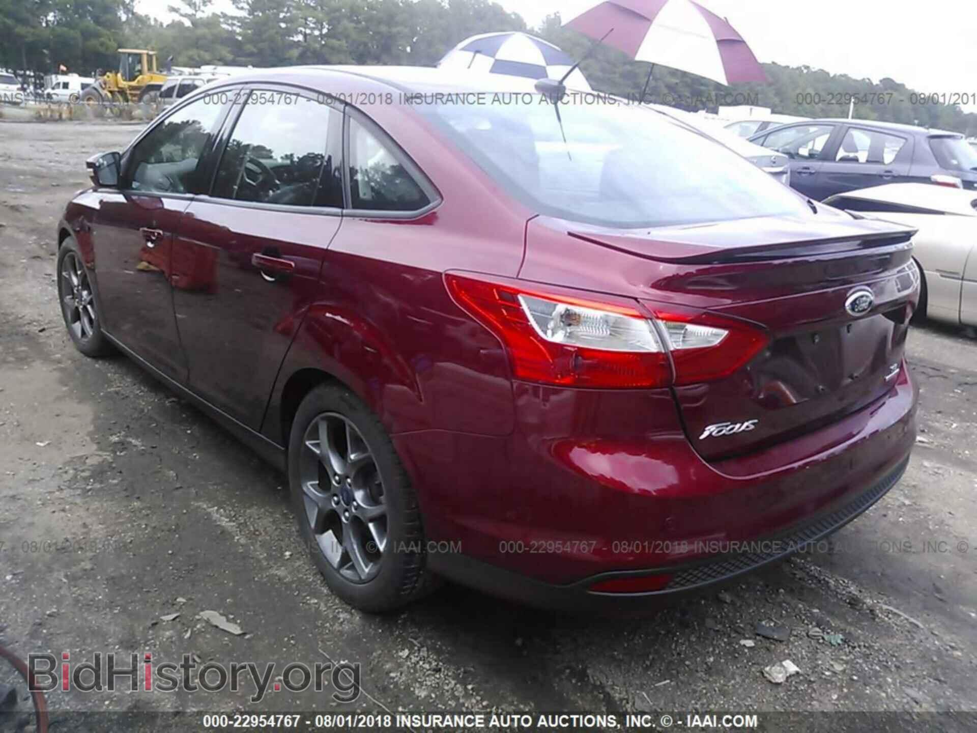 2014 Ford Focus - VIN: 1FADP3F25EL235982 - Photo 3