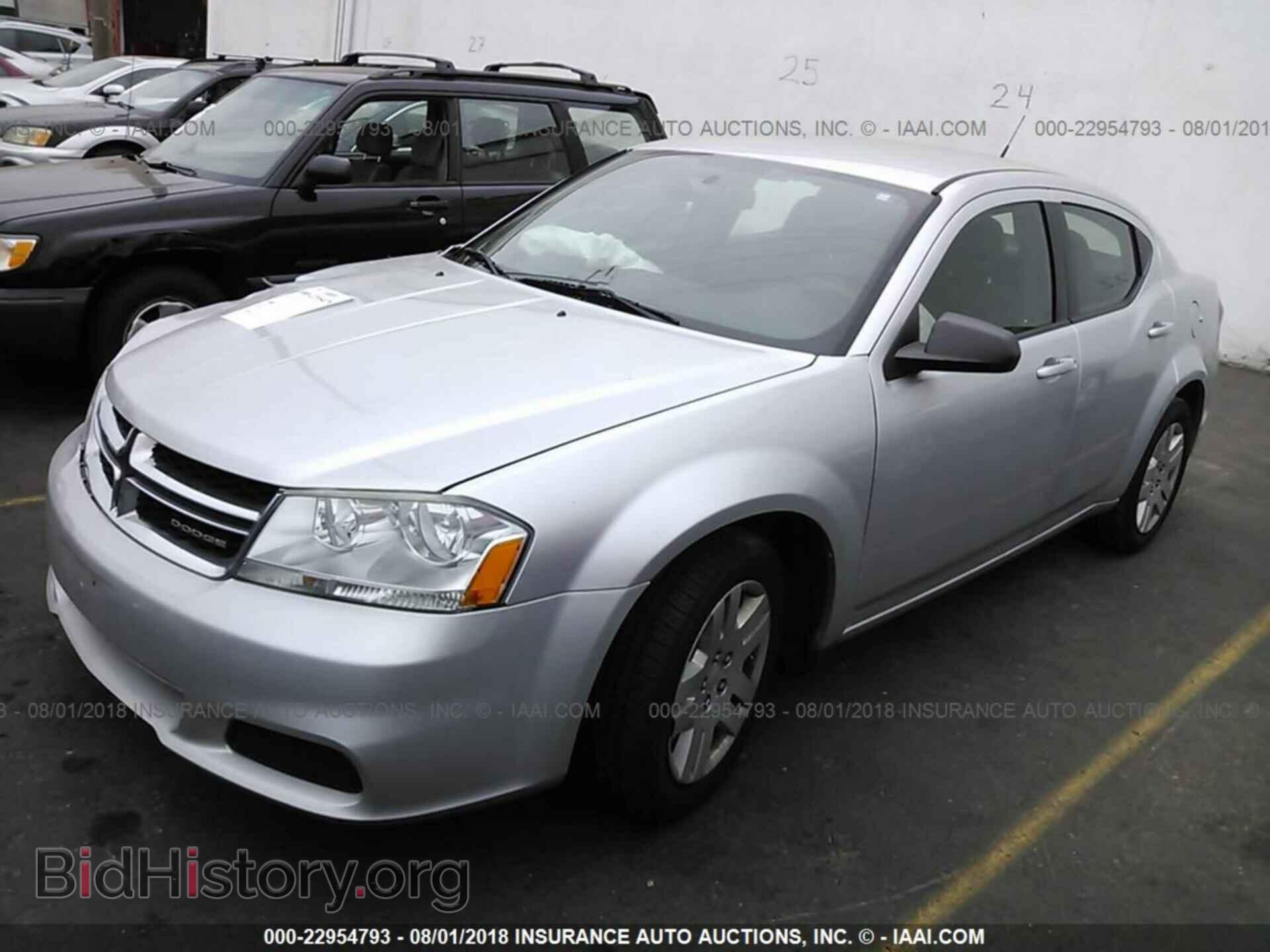 2011 Dodge Avenger - VIN: 1B3BD4FB8BN541690 - Фото 2