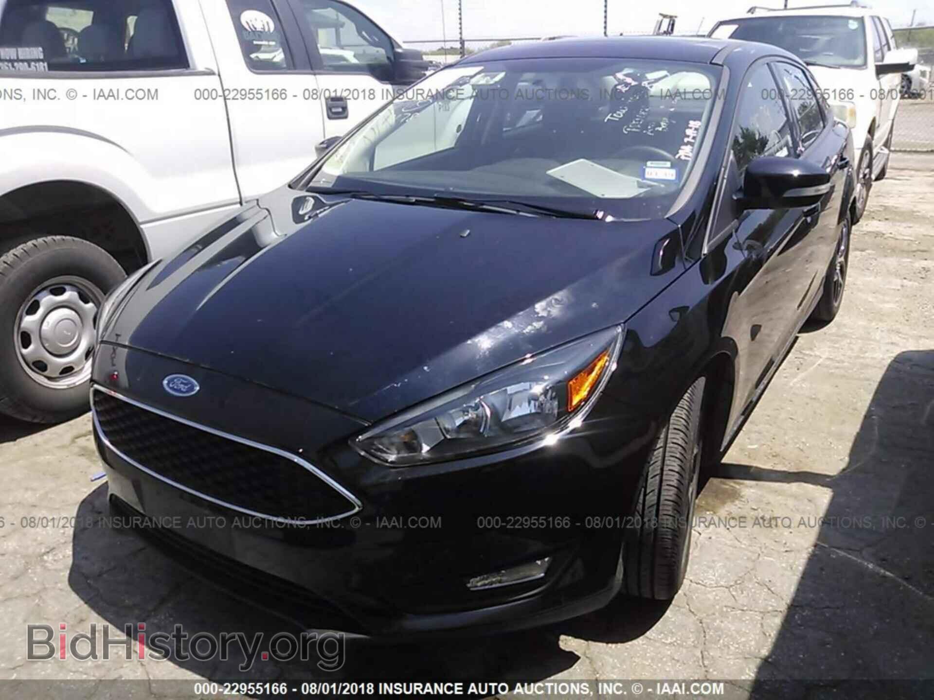 2017 Ford Focus - VIN: 1FADP3H27HL247178 - Photo 2