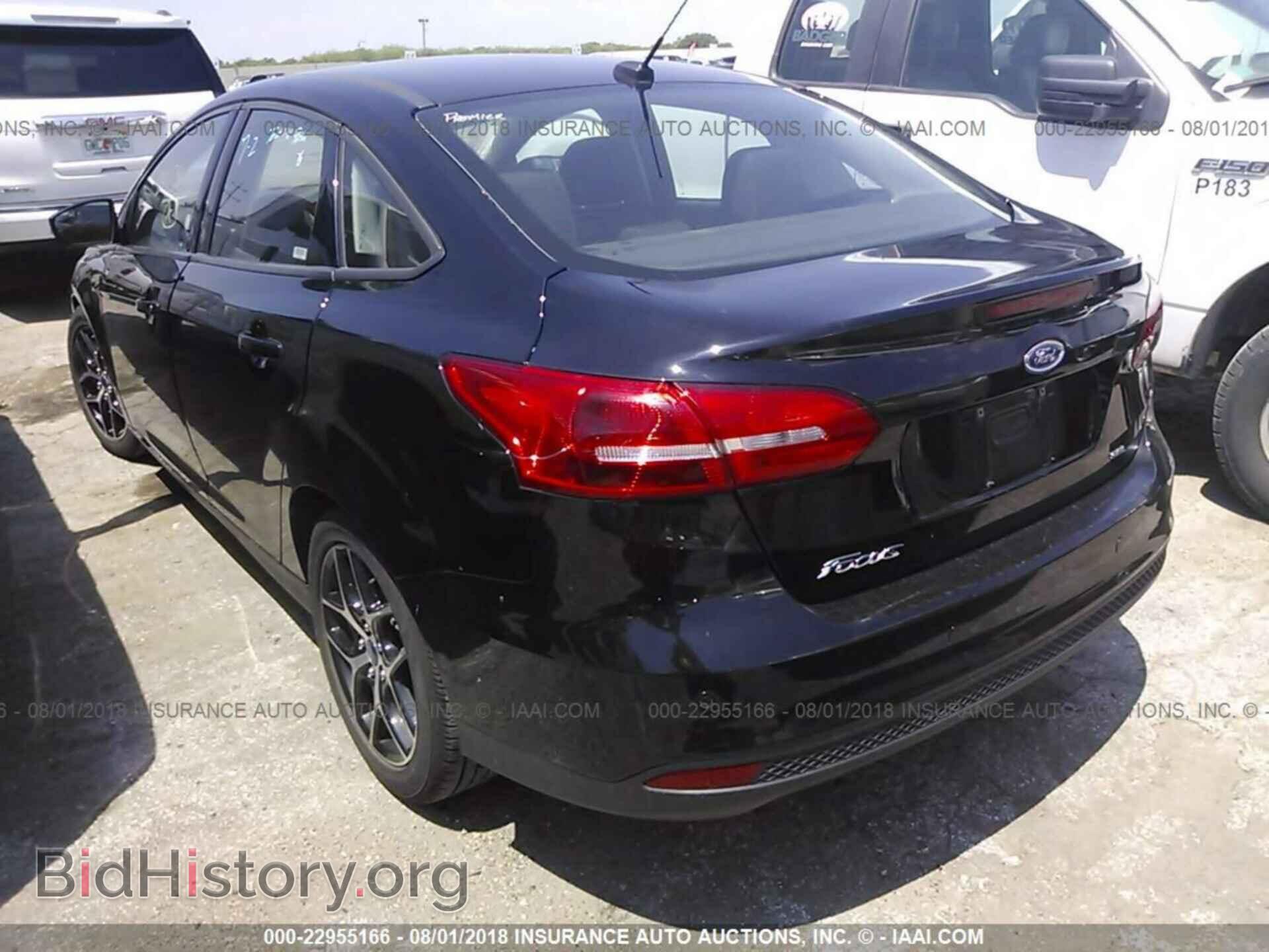 2017 Ford Focus - VIN: 1FADP3H27HL247178 - Photo 3