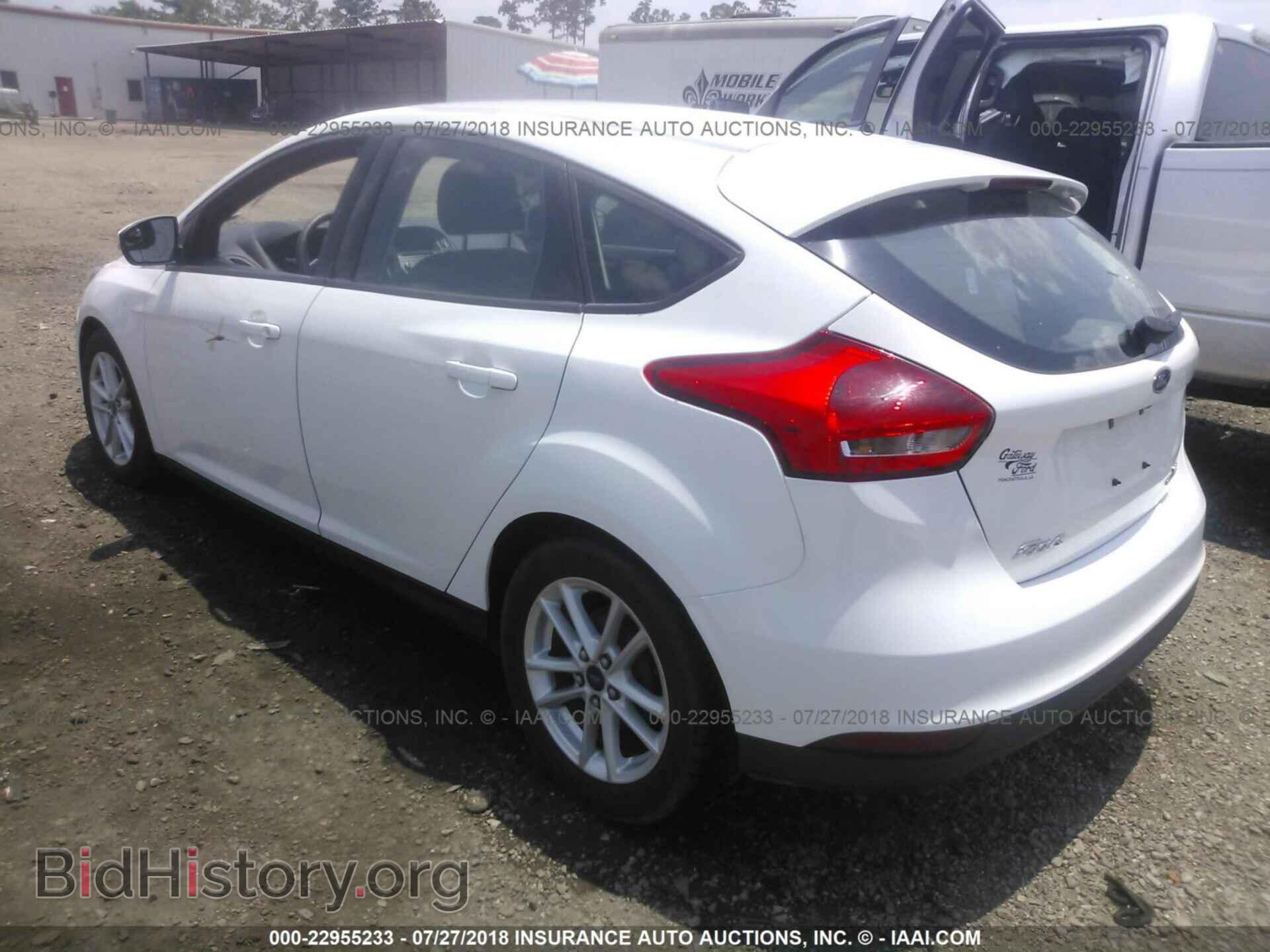 2015 Ford Focus - VIN: 1FADP3K2XFL263798 - Photo 3