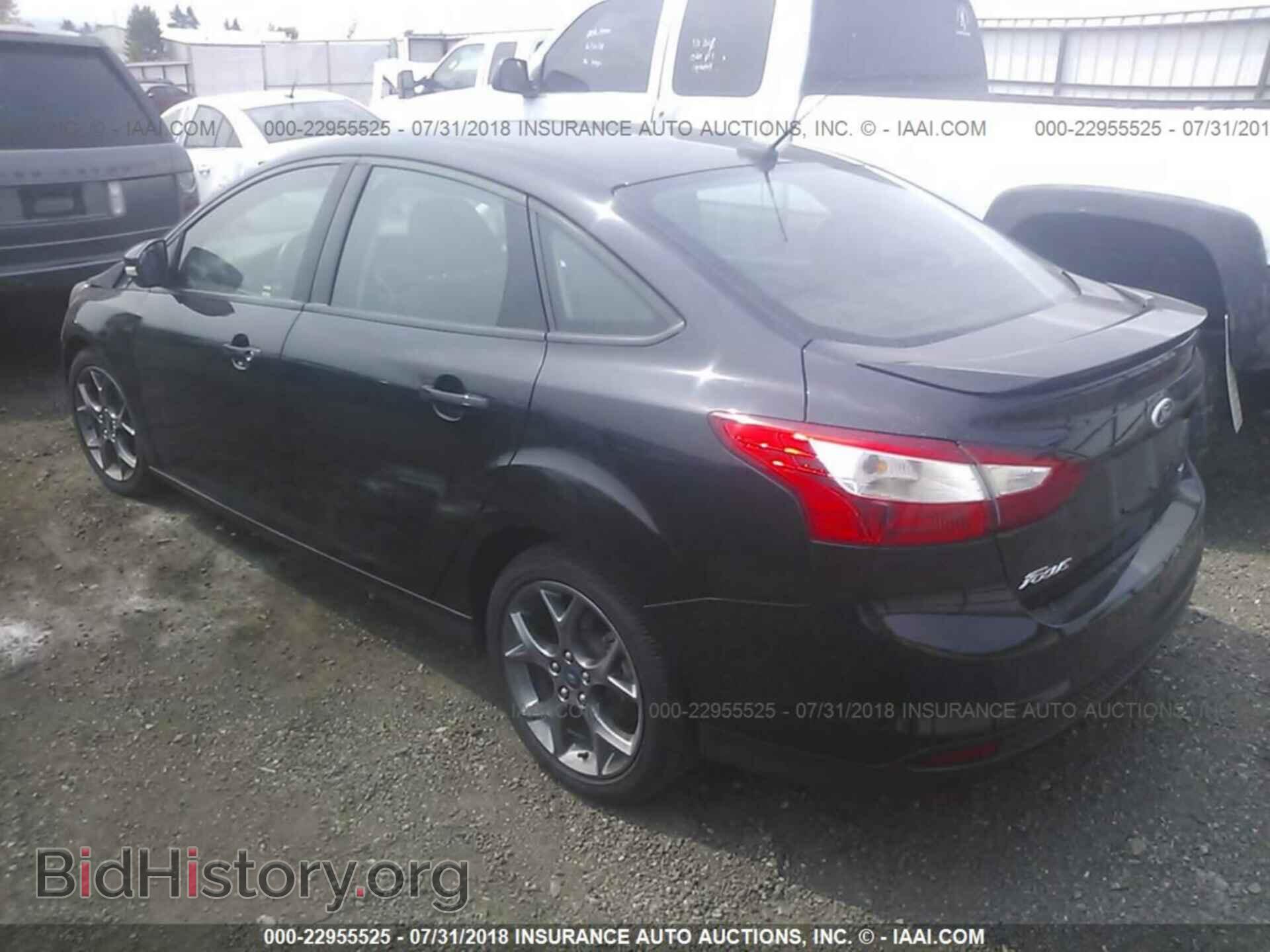 2014 Ford Focus - VIN: 1FADP3F28EL241906 - Photo 3