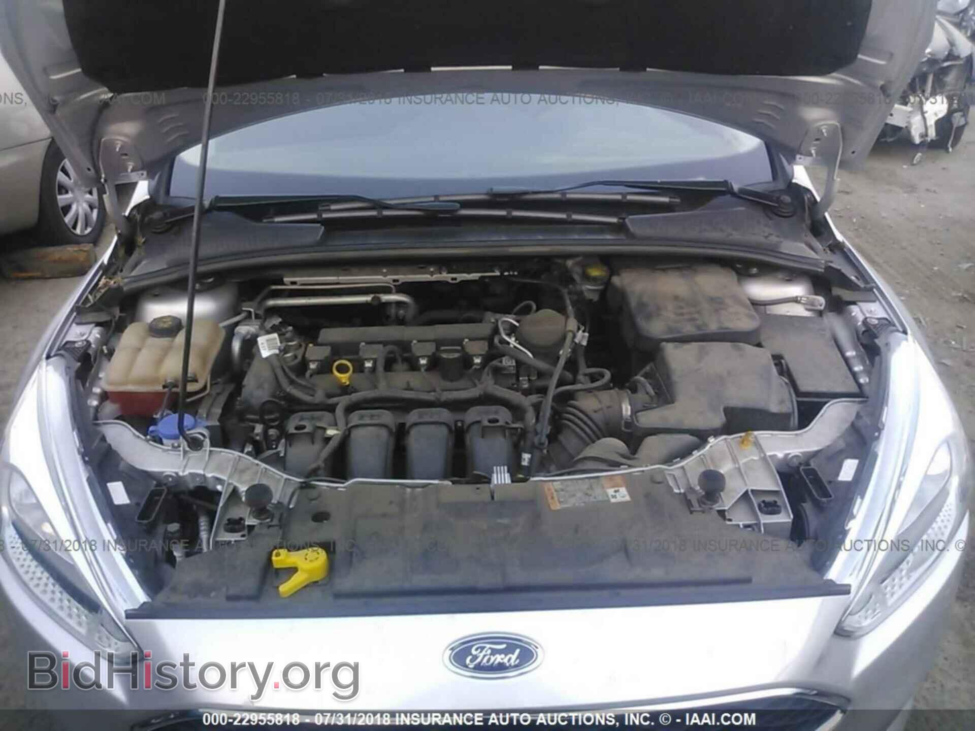 2016 Ford Focus - VIN: 1FADP3F27GL254648 - Photo 10