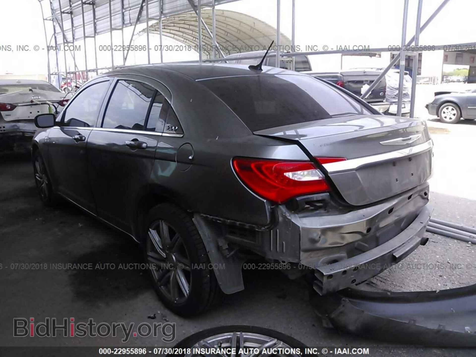 2013 Chrysler 200 - VIN: 1C3CCBBB1DN585070 - Photo 3