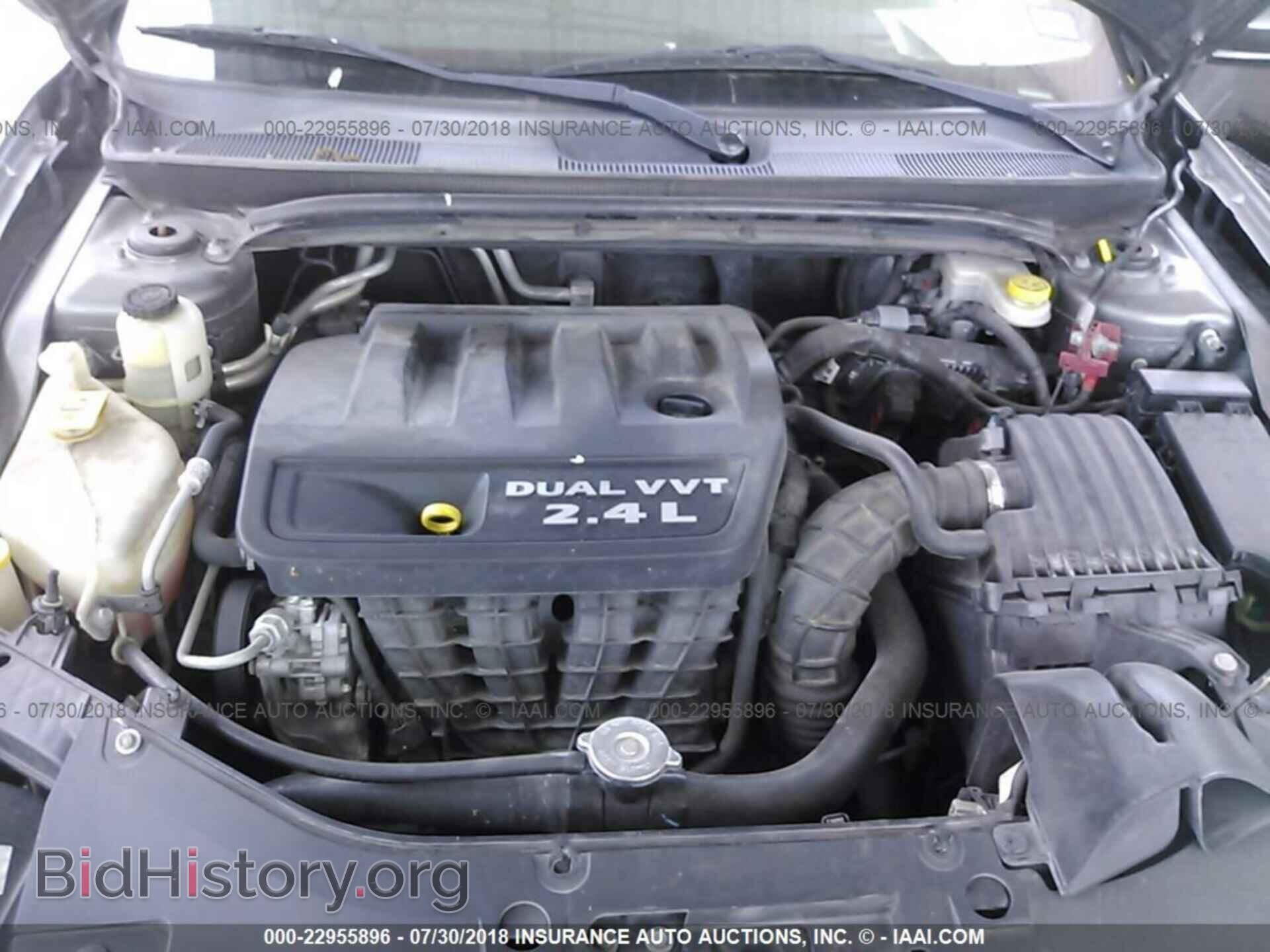 2013 Chrysler 200 - VIN: 1C3CCBBB1DN585070 - Photo 10