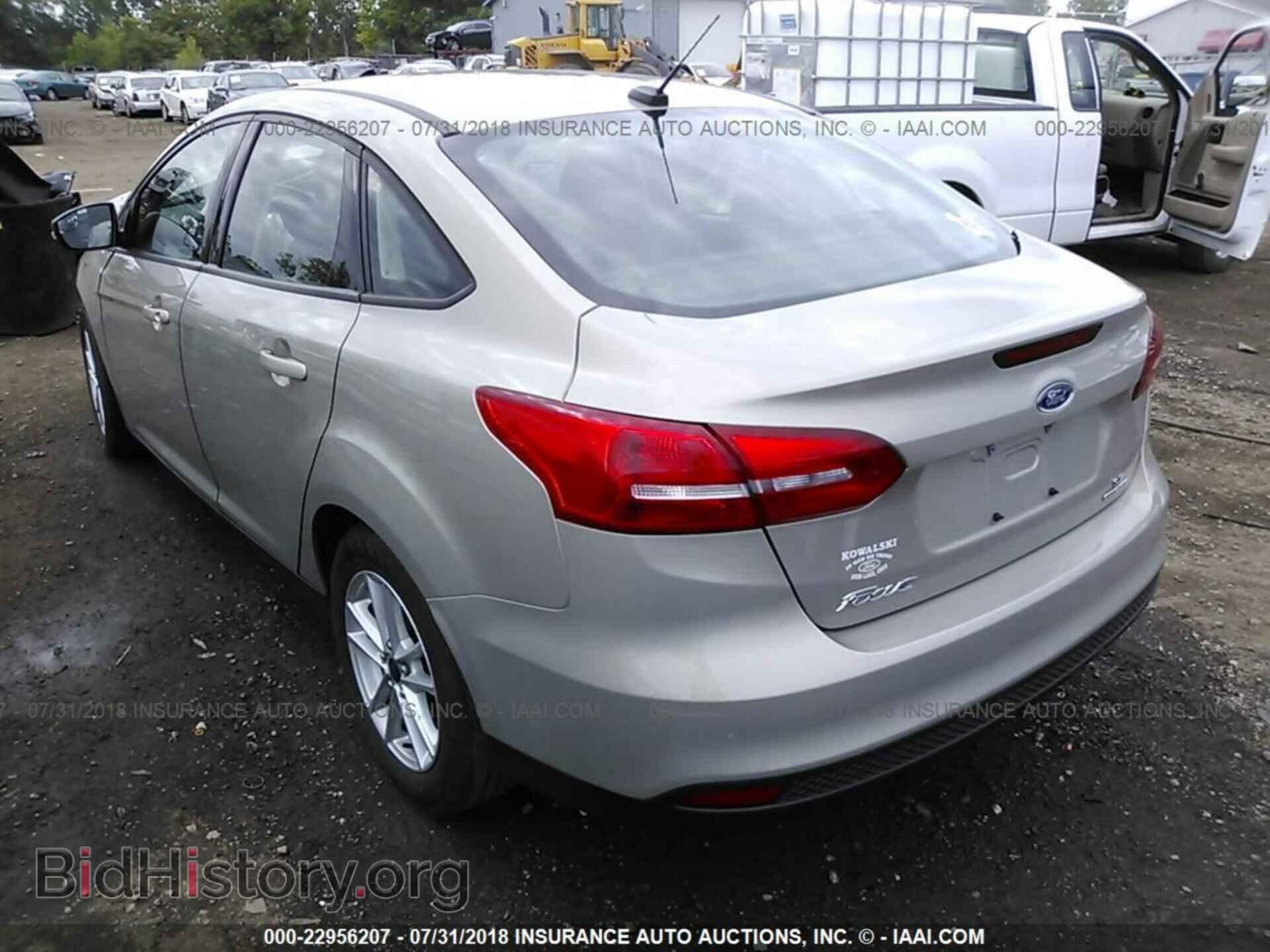 2016 Ford Focus - VIN: 1FADP3F29GL251413 - Фото 3