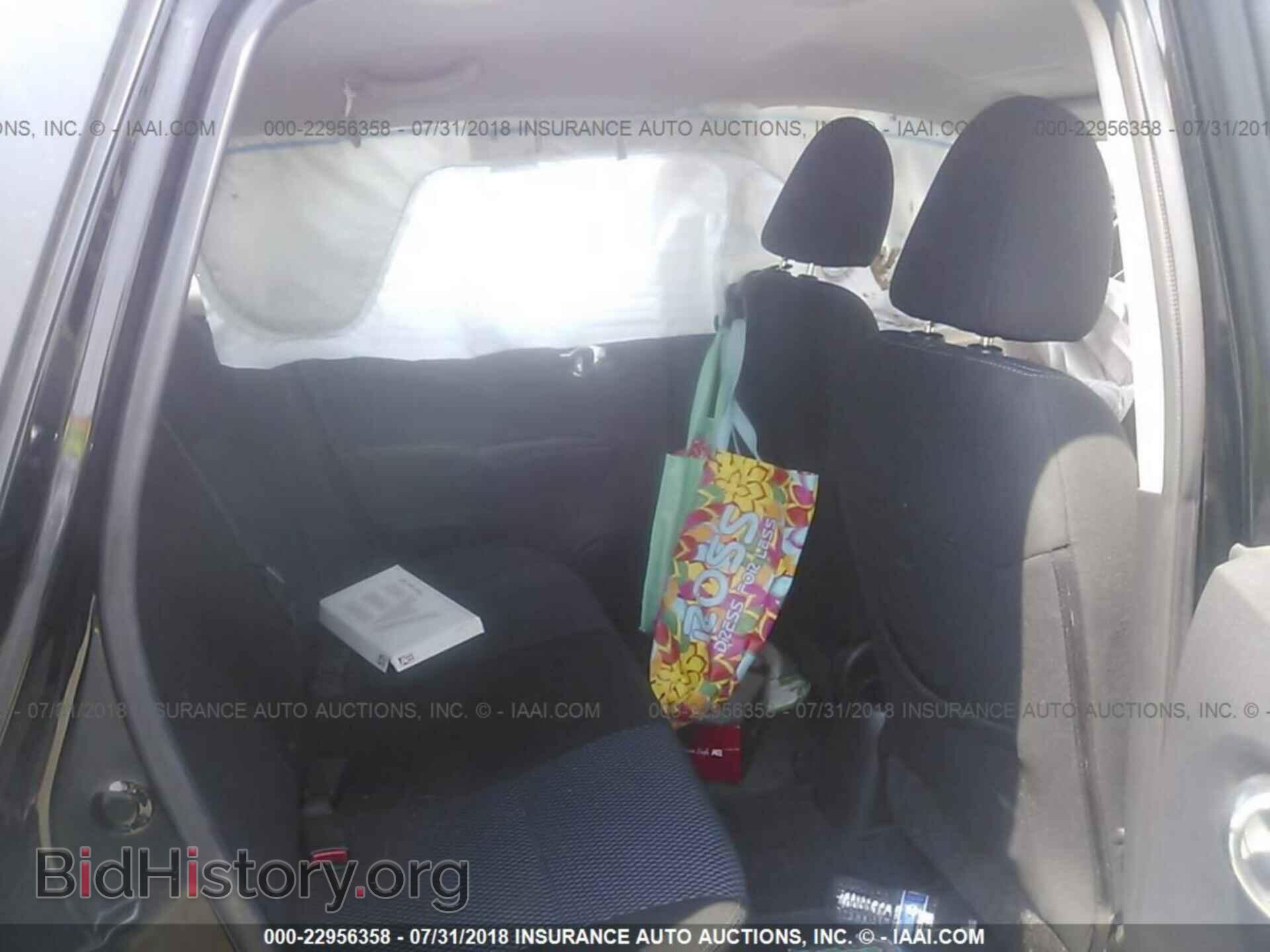 2015 Nissan Versa note - VIN: 3N1CE2CP7FL446860 - Photo 8
