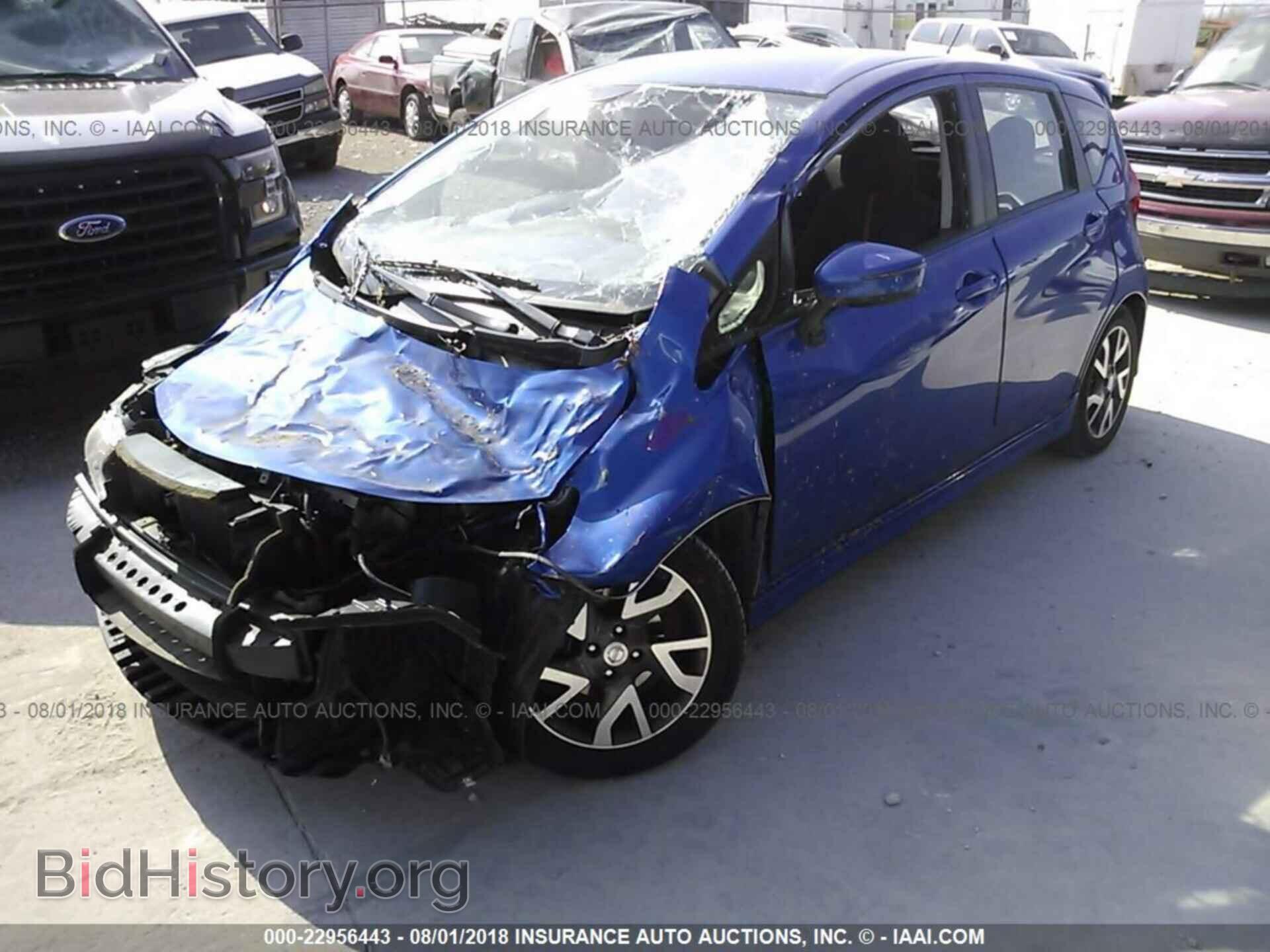 2015 Nissan Versa note - VIN: 3N1CE2CPXFL360295 - Photo 2