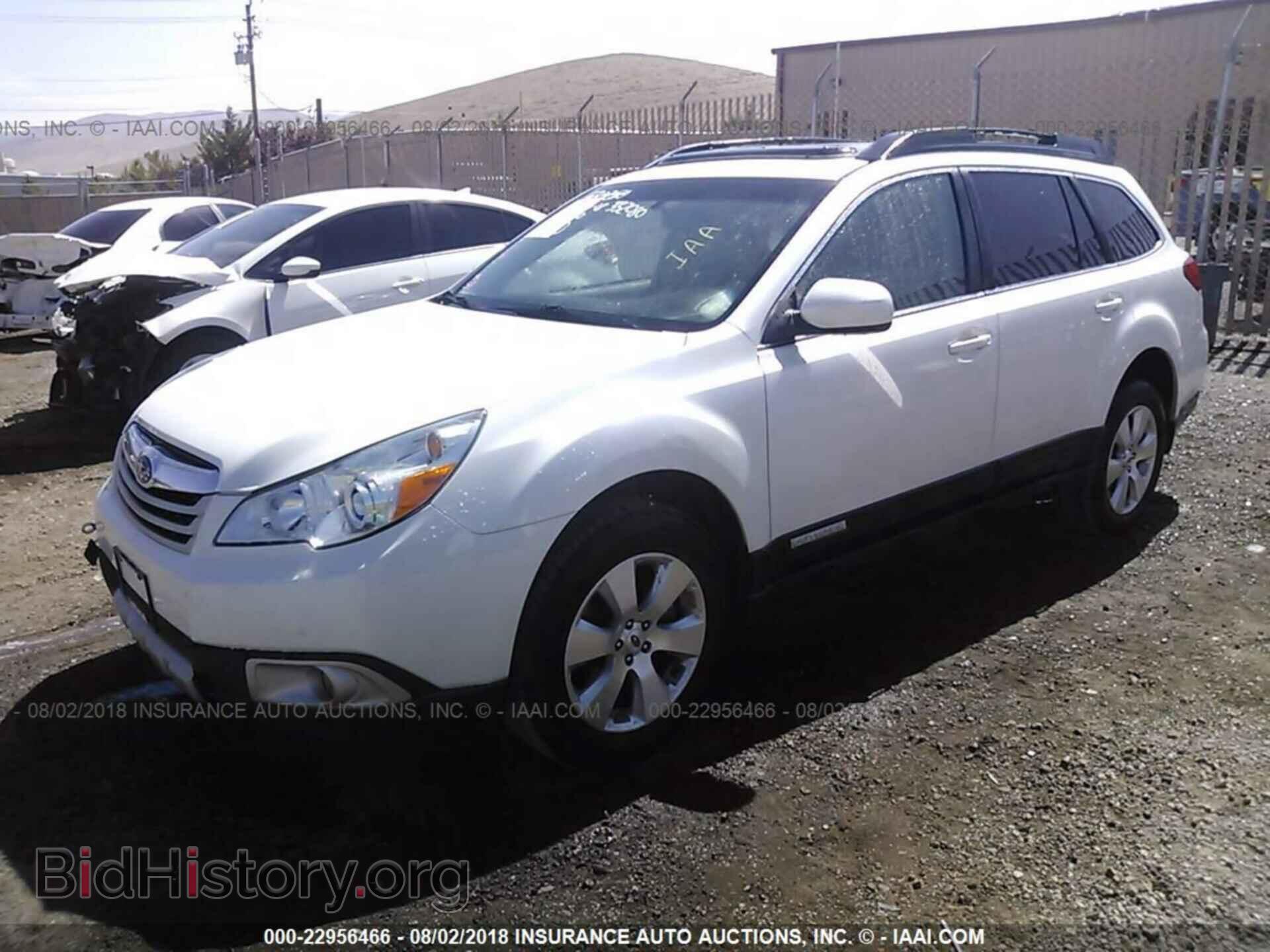 2011 Subaru Outback - VIN: 4S4BRDKC5B2423785 - Фото 2