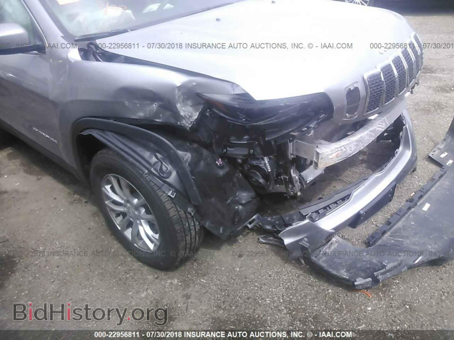 2019 Jeep Cherokee - VIN: 1C4PJMCB0KD127472 - Photo 6