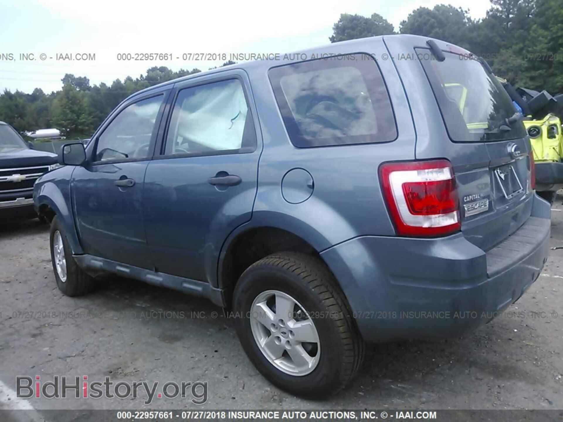 2011 Ford Escape - VIN: 1FMCU0C74BKC01882 - Фото 3