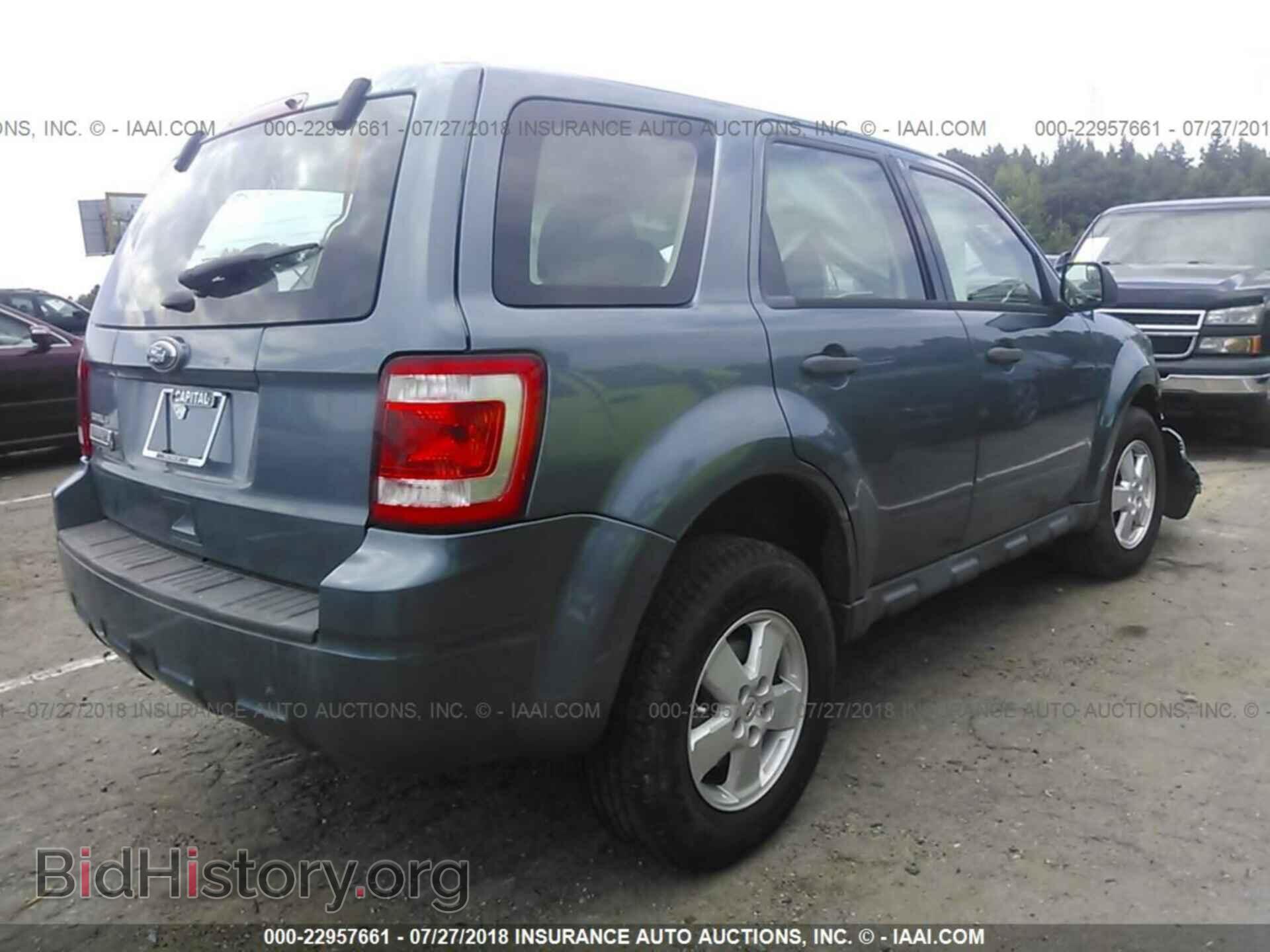 2011 Ford Escape - VIN: 1FMCU0C74BKC01882 - Фото 4