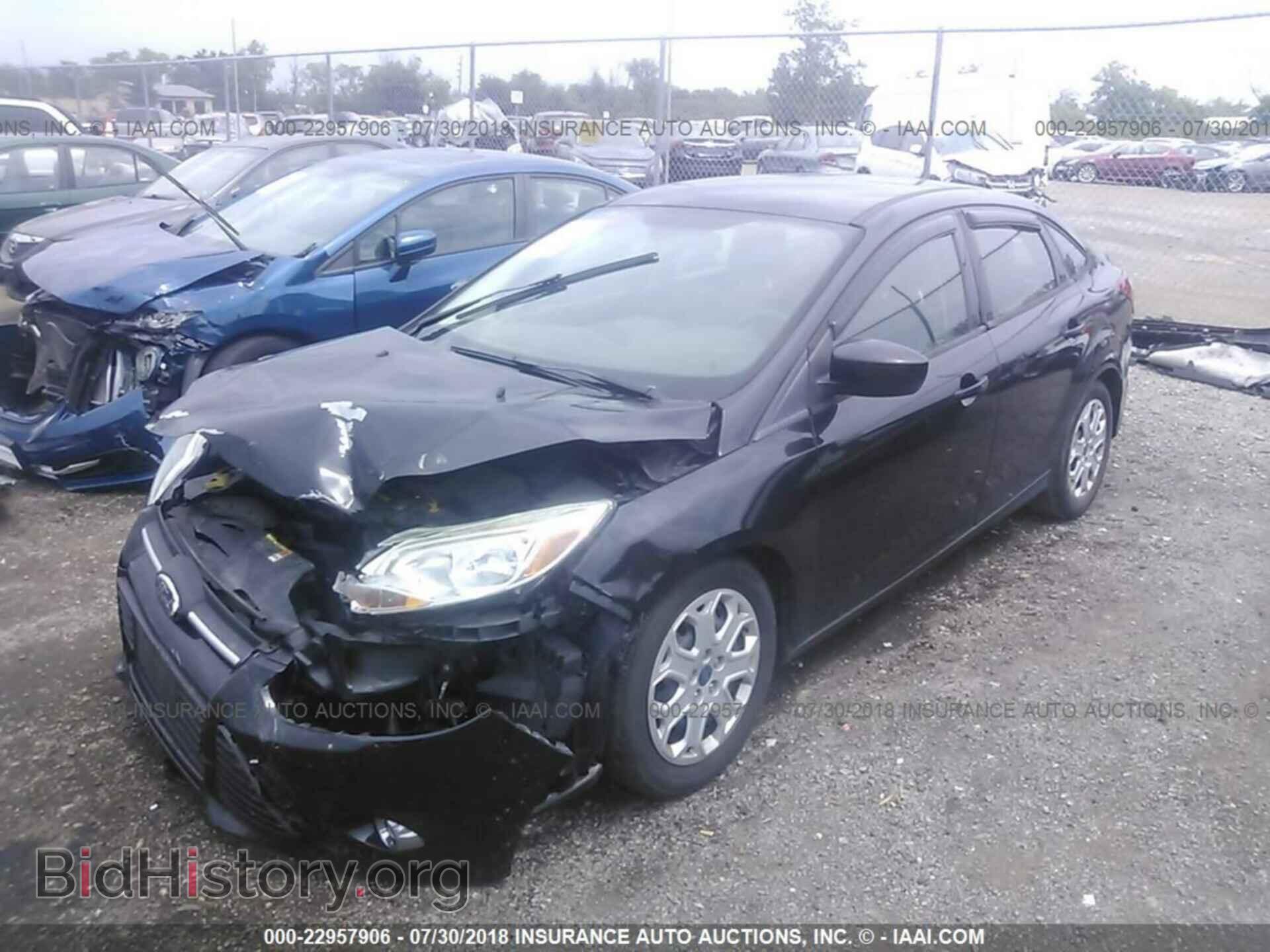 2012 Ford Focus - VIN: 1FAHP3F27CL104454 - Photo 2