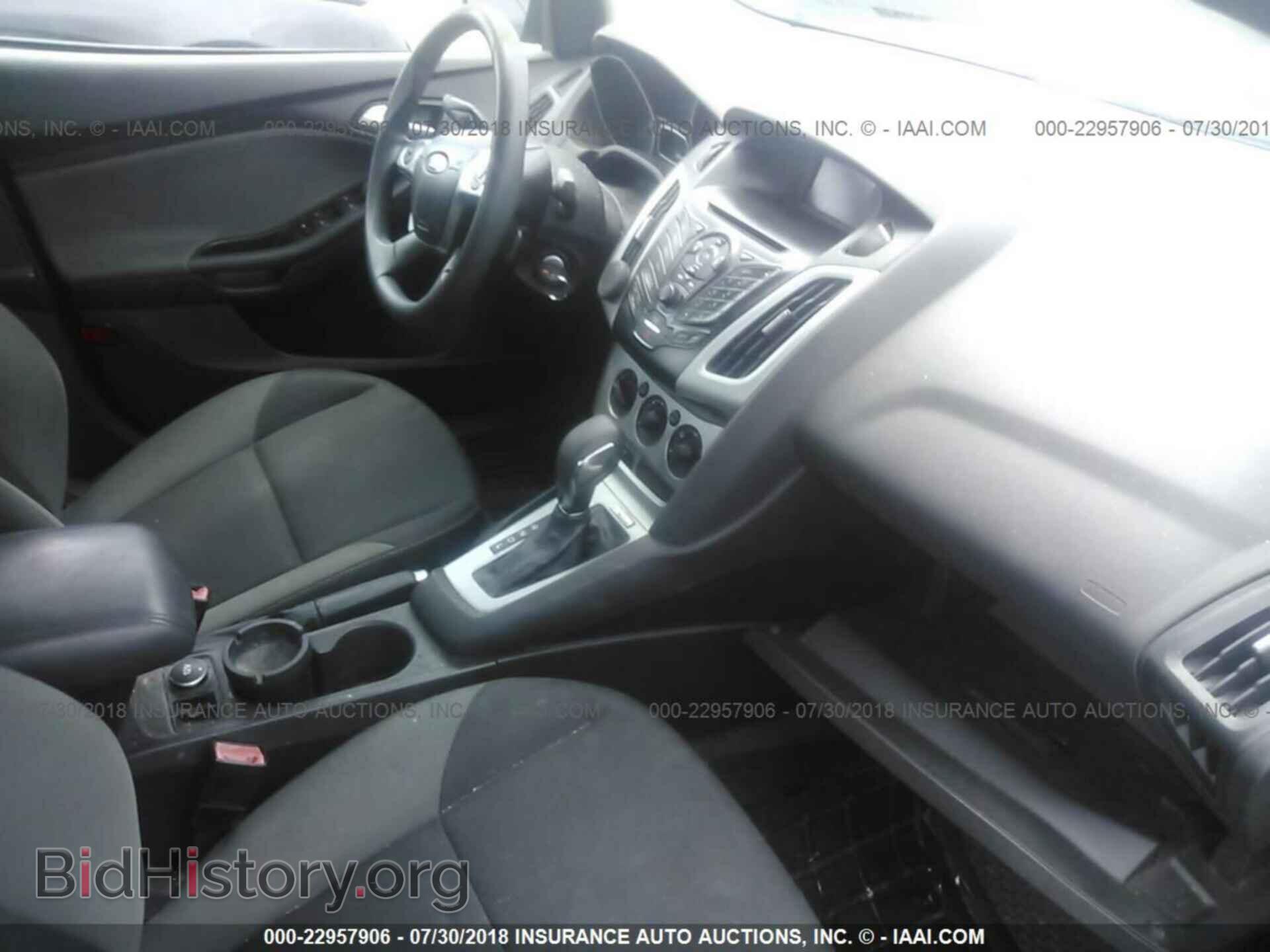2012 Ford Focus - VIN: 1FAHP3F27CL104454 - Photo 5