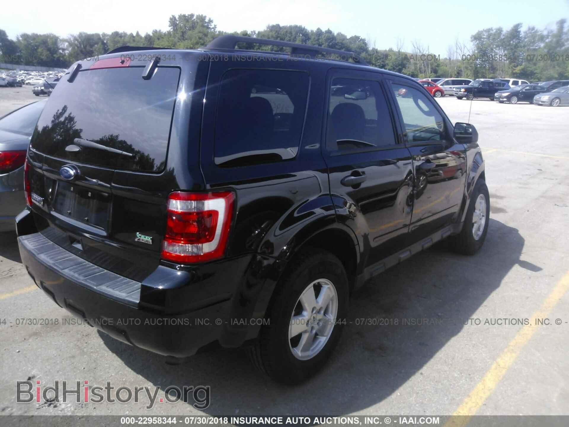 2012 Ford Escape - VIN: 1FMCU9DG4CKA70909 - Photo 4