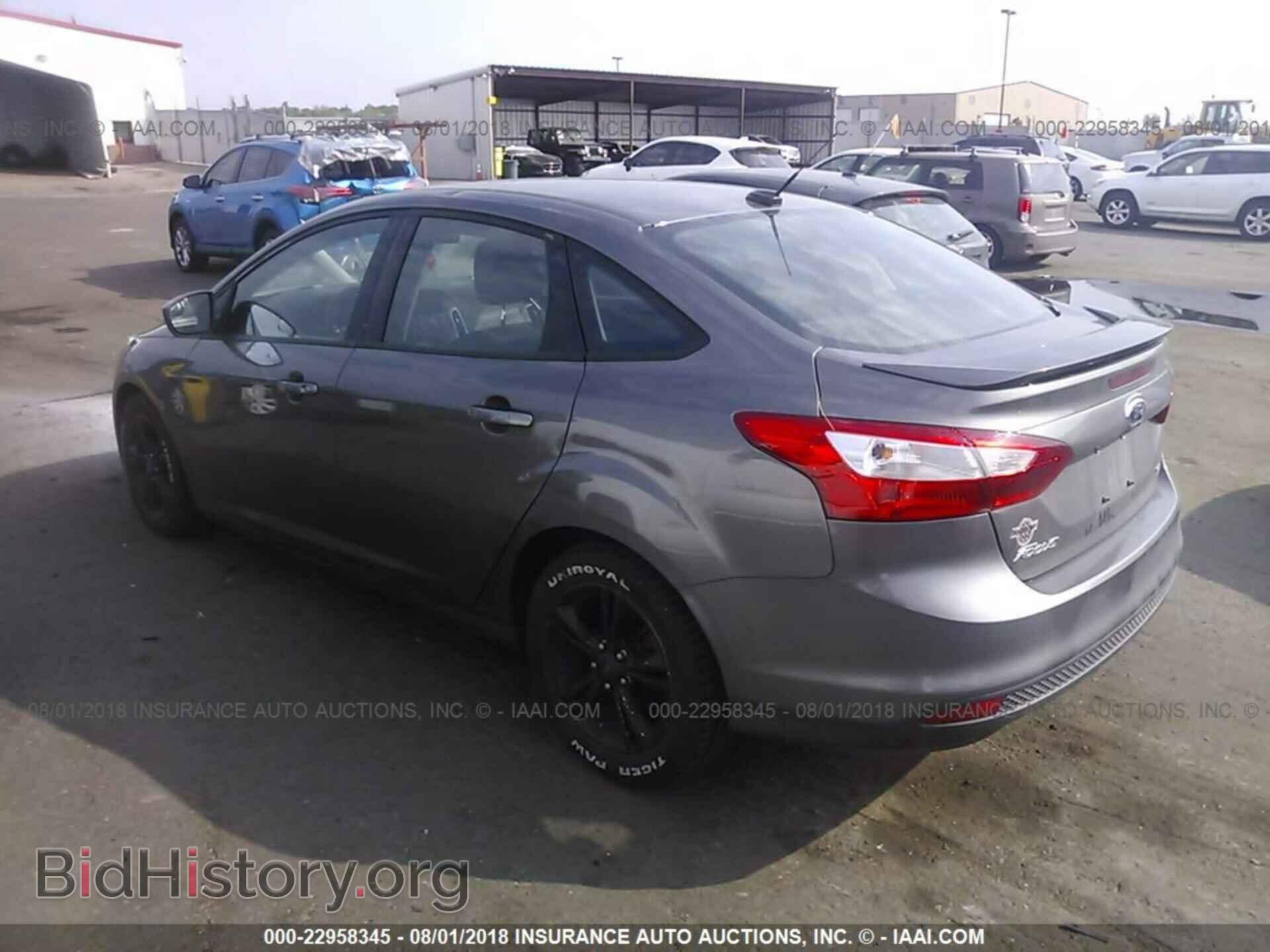 2012 Ford Focus - VIN: 1FAHP3F25CL206142 - Photo 3