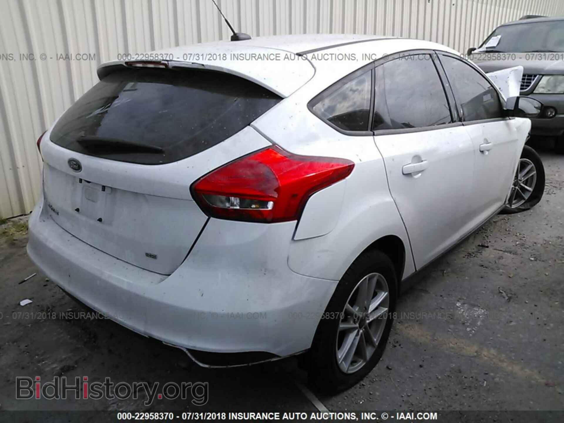 2017 Ford Focus - VIN: 1FADP3K2XHL303218 - Фото 4