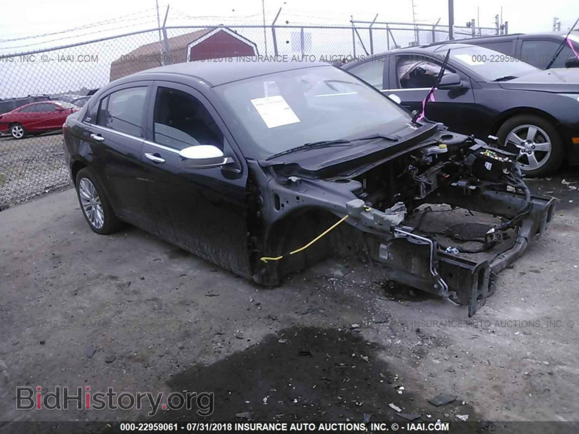 Photo 1C3CCBCG0DN674817 - Chrysler 200 2013