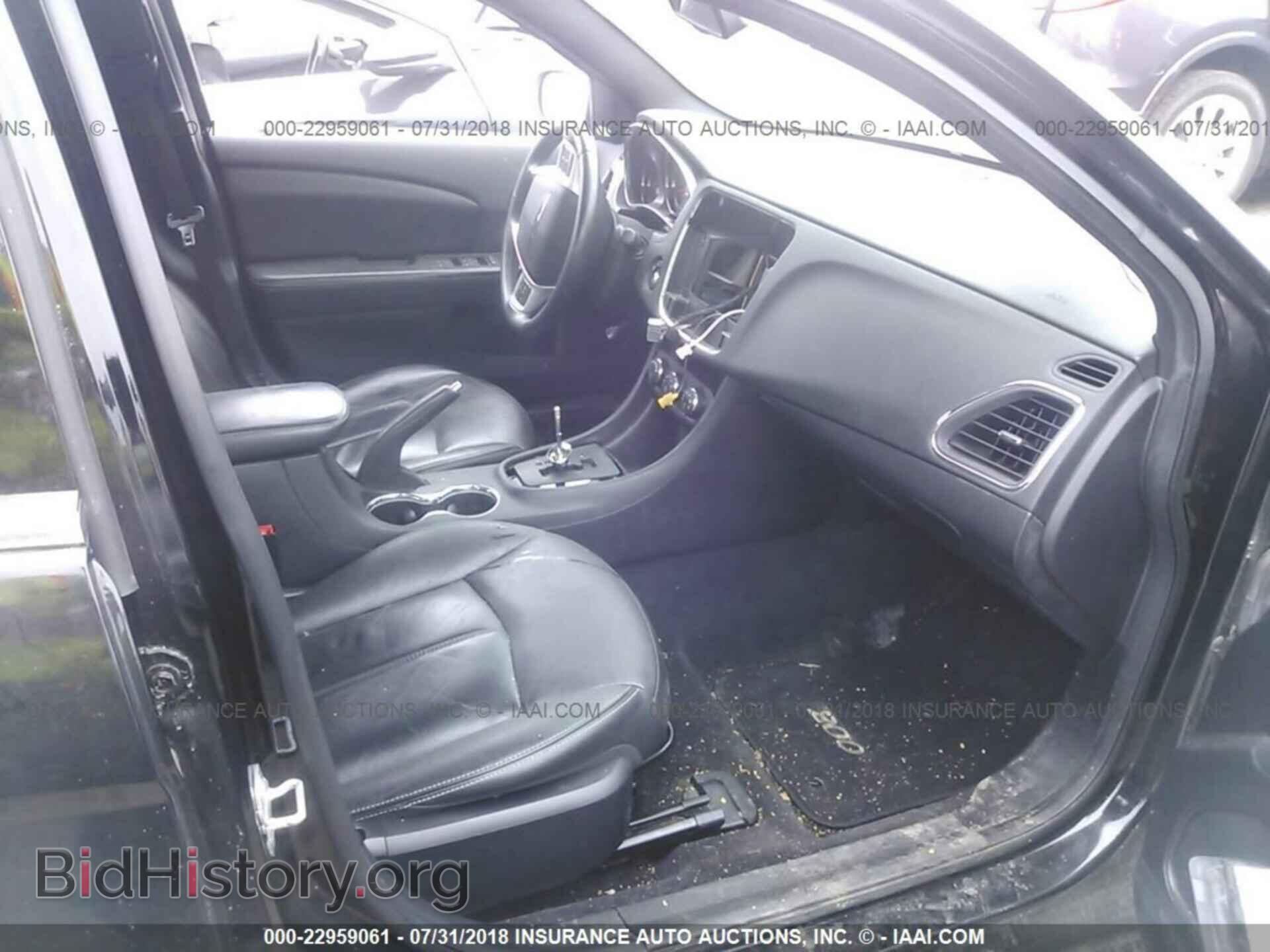 2013 Chrysler 200 - VIN: 1C3CCBCG0DN674817 - Photo 5