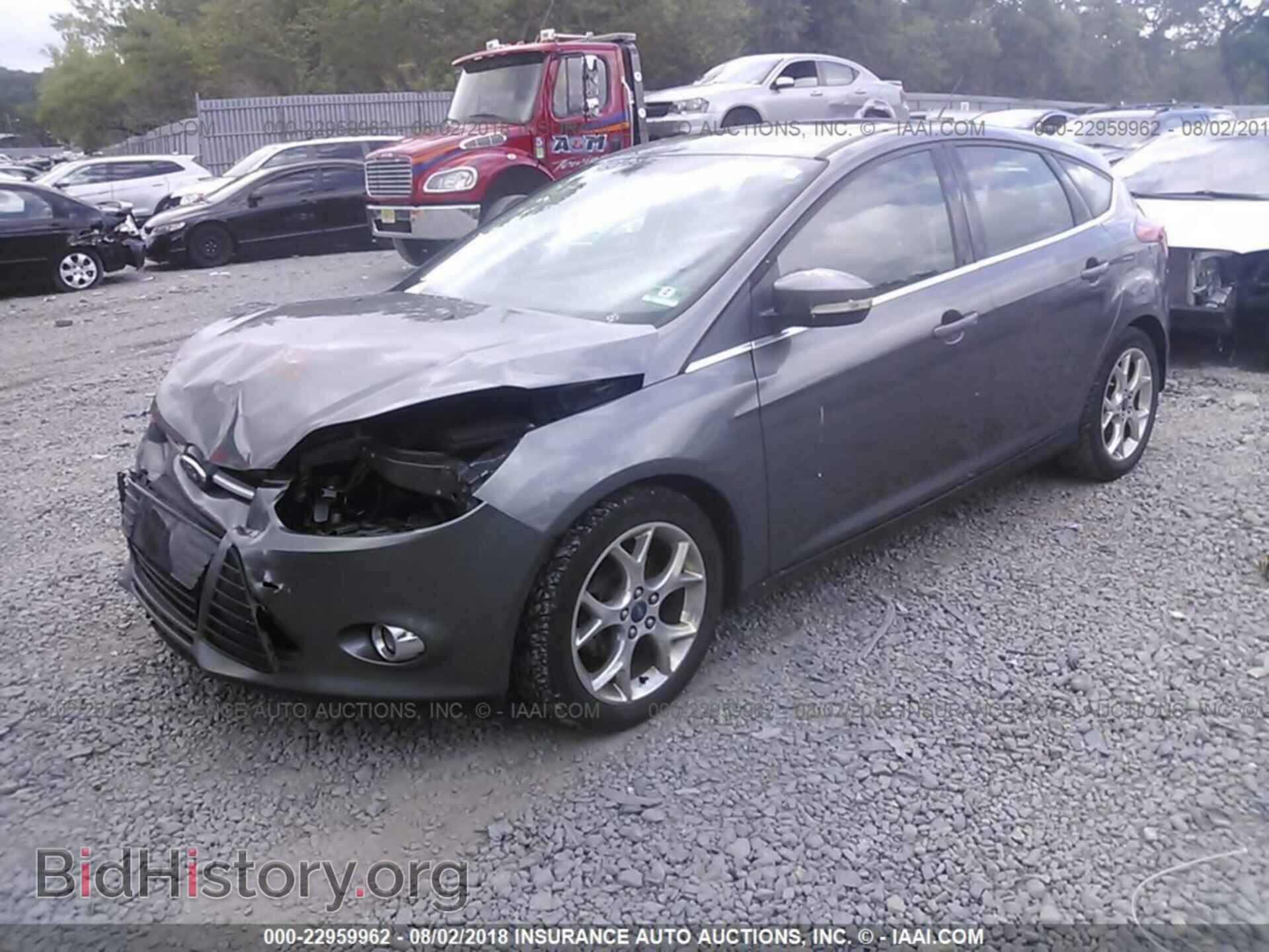 2012 Ford Focus - VIN: 1FAHP3M22CL402171 - Photo 2