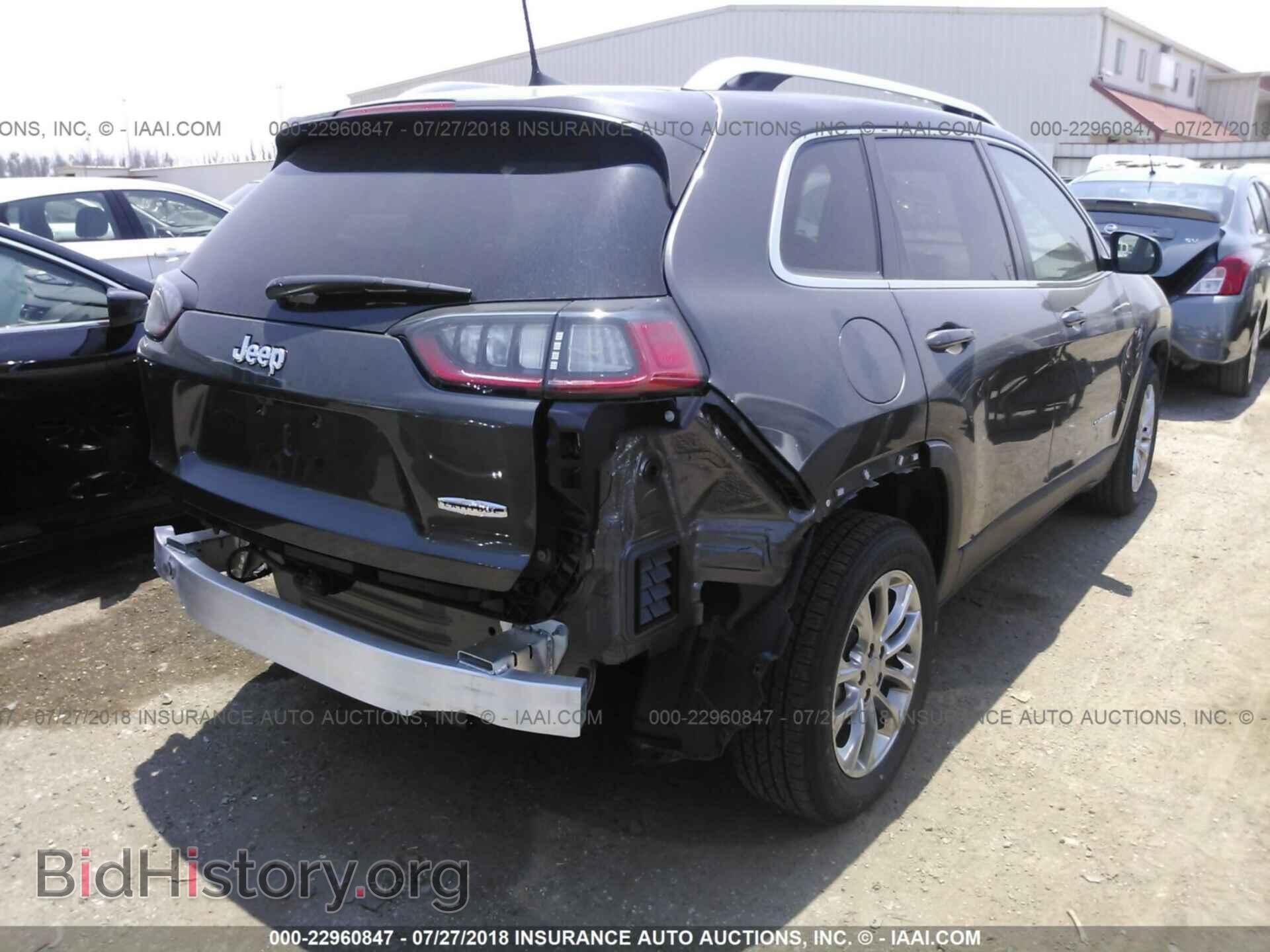 2019 Jeep Cherokee - VIN: 1C4PJLLB5KD201933 - Photo 4