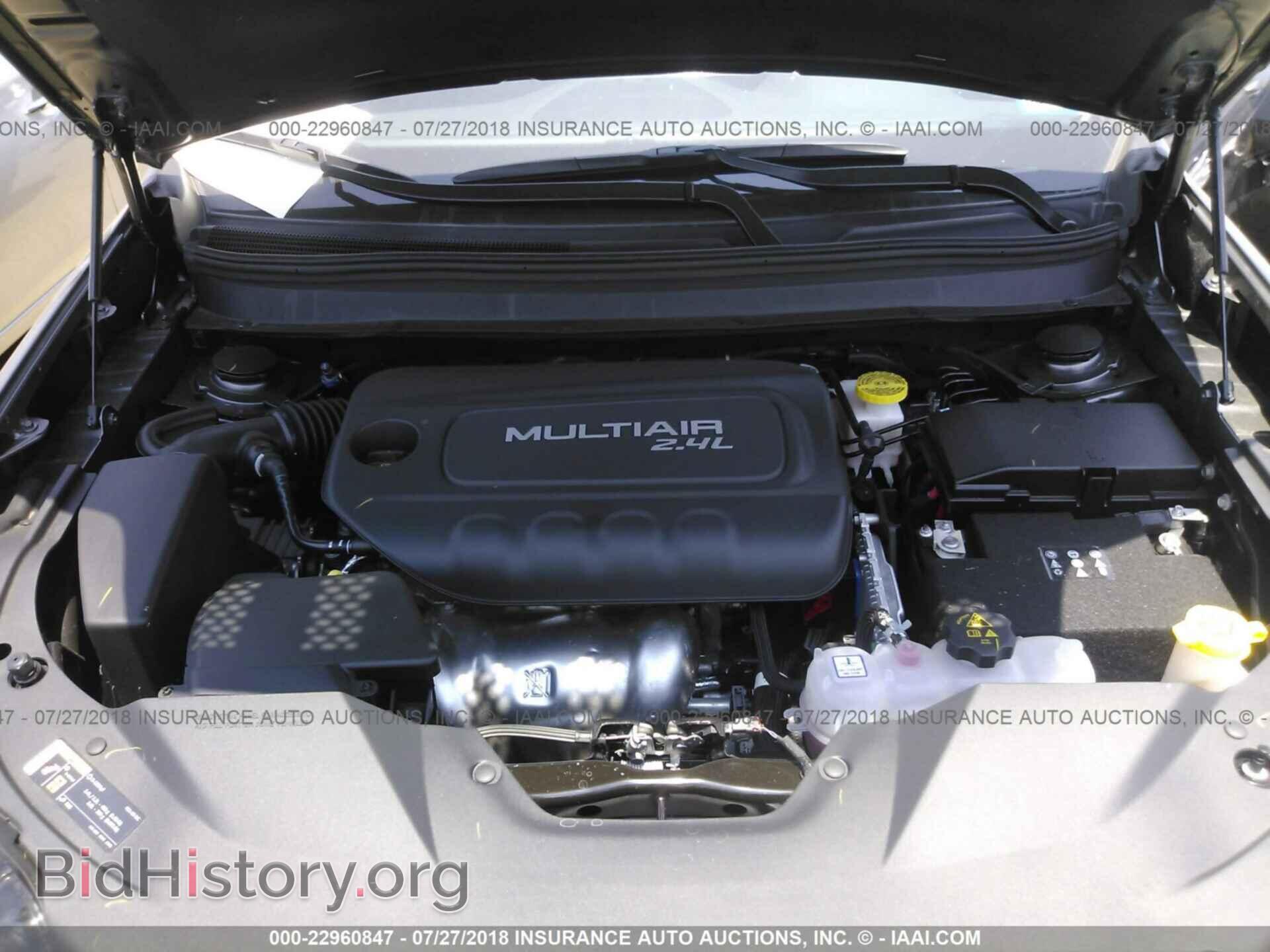 2019 Jeep Cherokee - VIN: 1C4PJLLB5KD201933 - Photo 10
