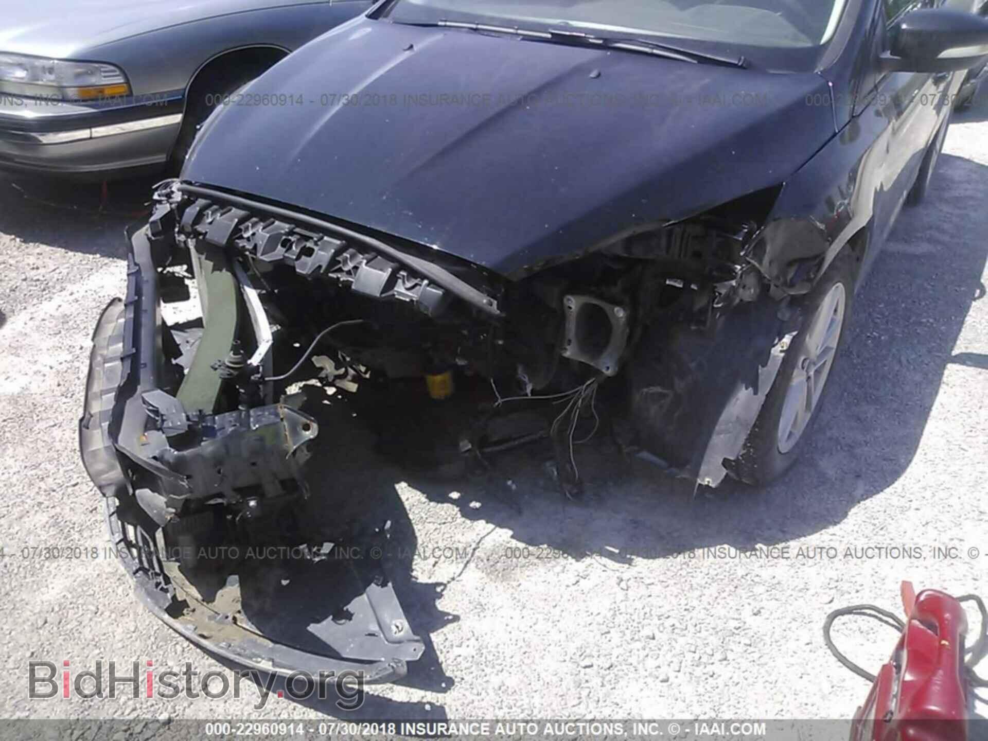 2016 Ford Focus - VIN: 1FADP3F28GL336341 - Photo 6