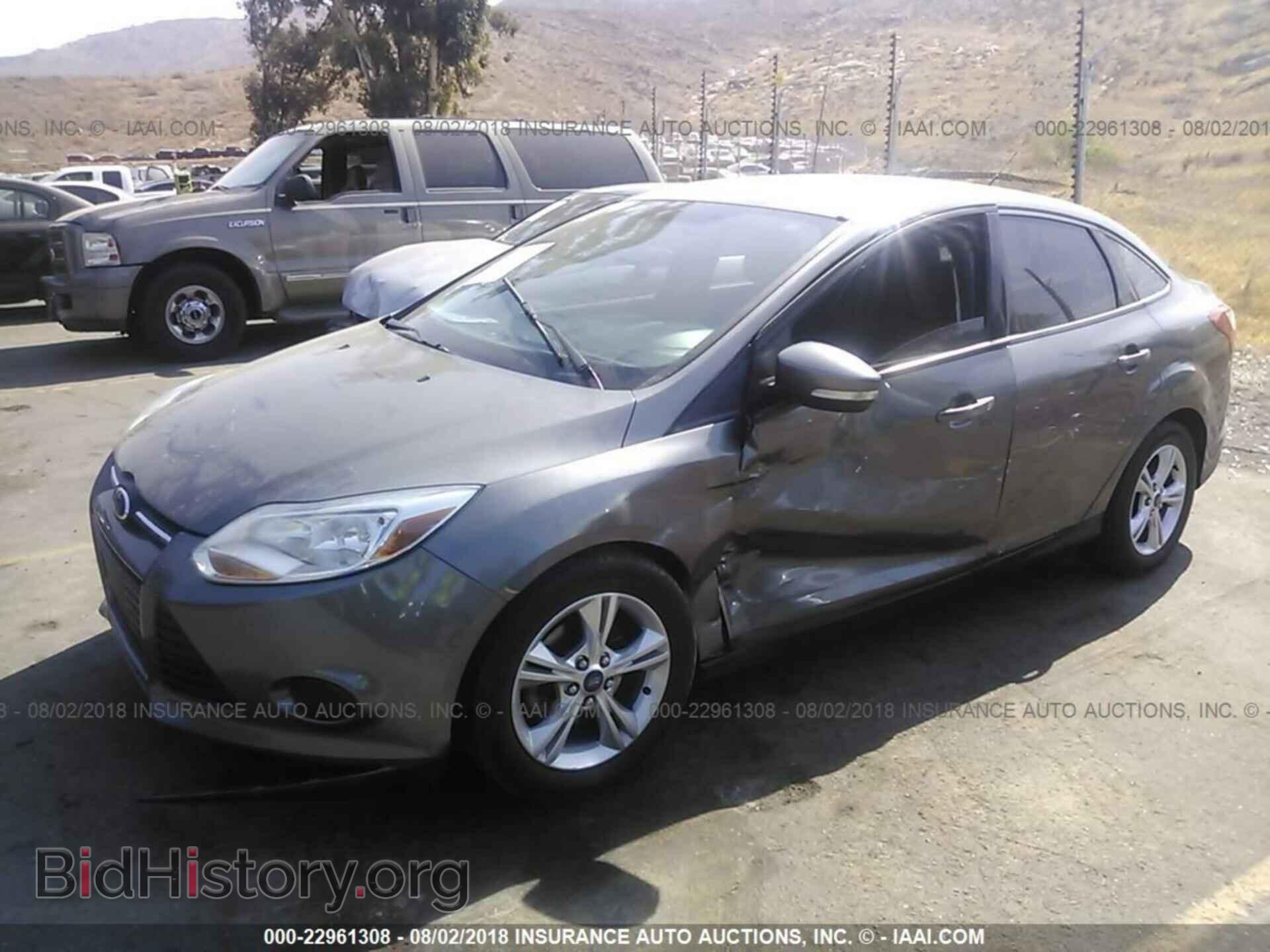 2013 Ford Focus - VIN: 1FADP3F26DL363095 - Photo 2