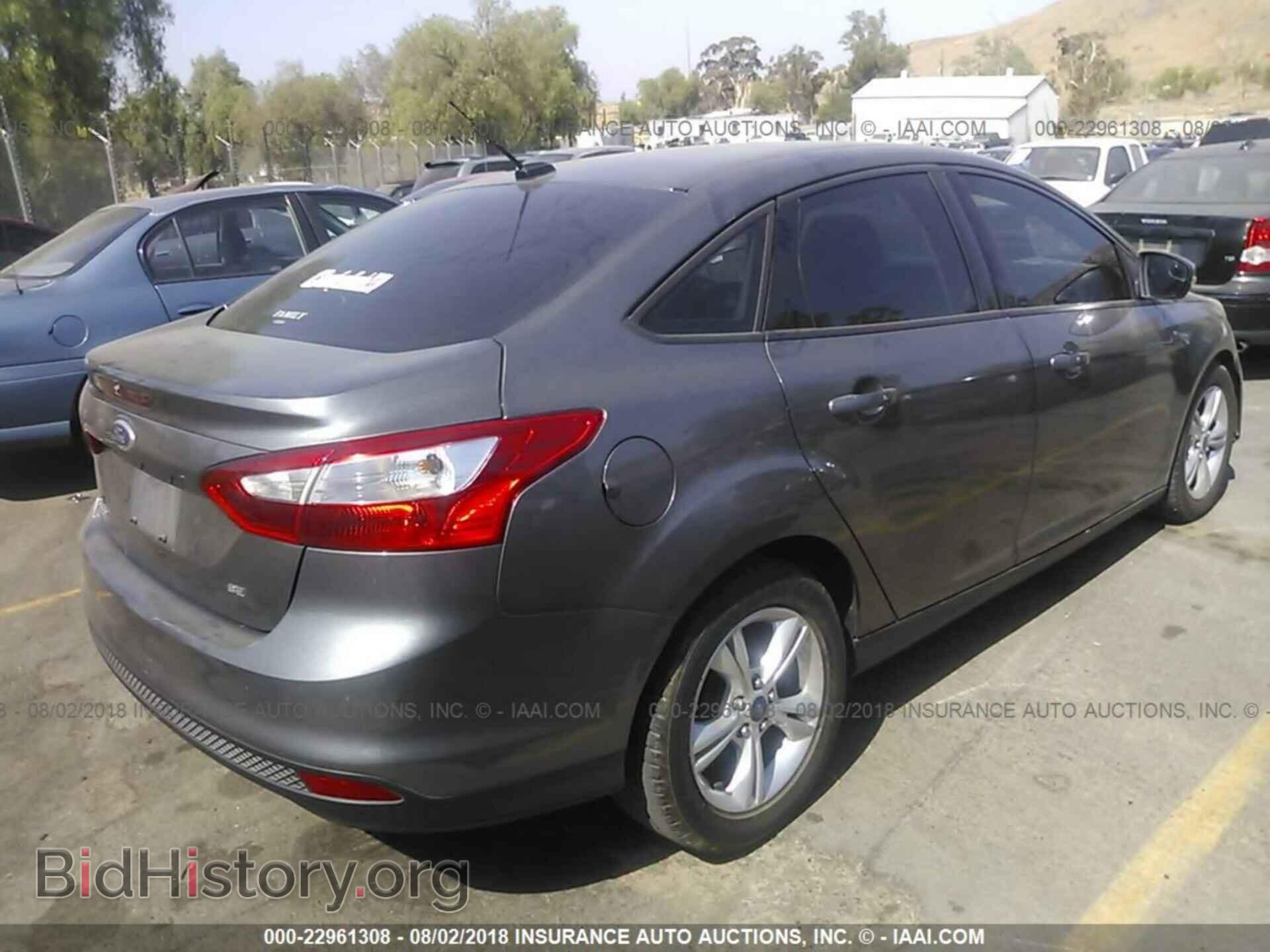 2013 Ford Focus - VIN: 1FADP3F26DL363095 - Photo 4