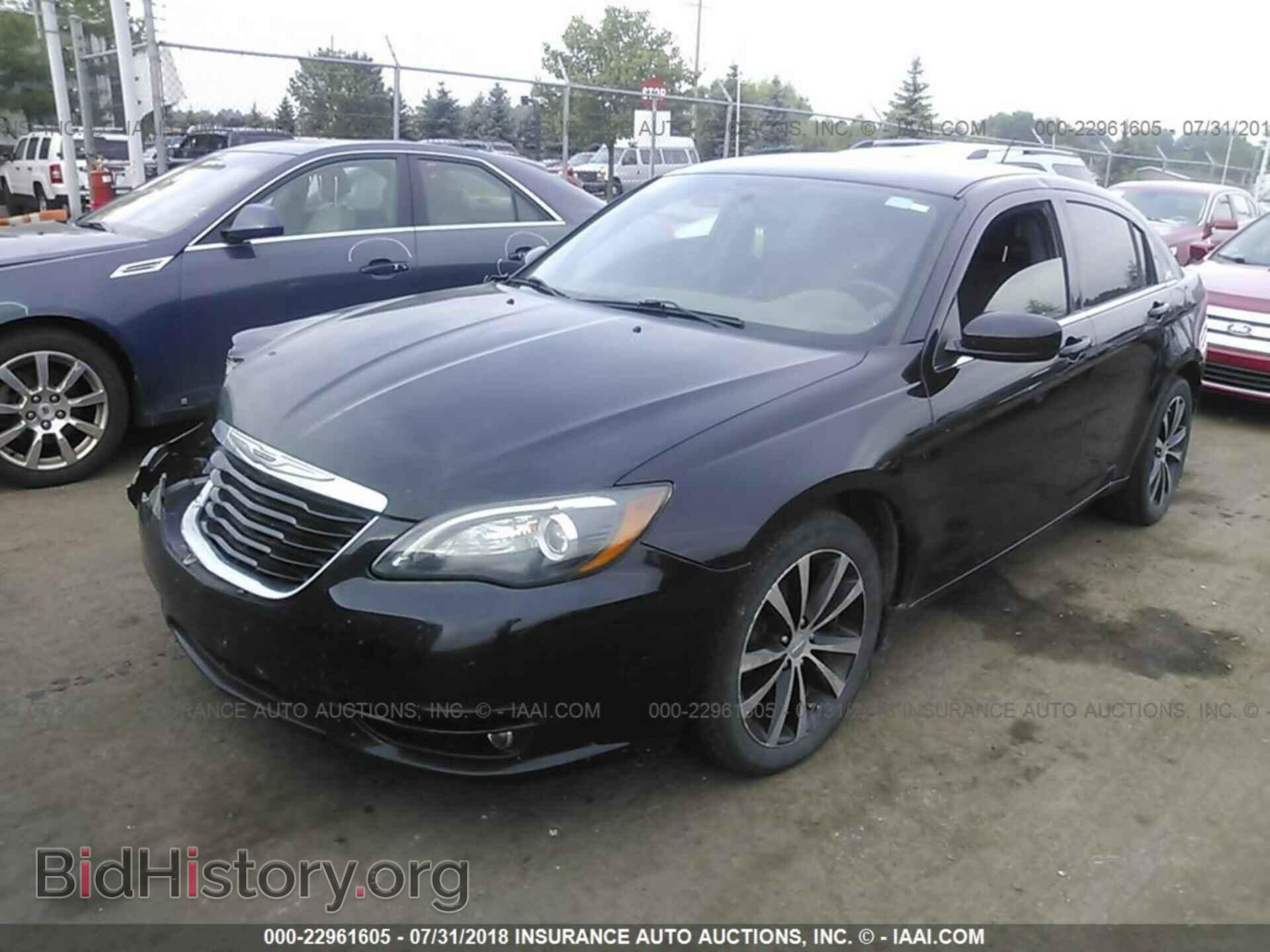 2012 Chrysler 200 - VIN: 1C3CCBBG4CN277174 - Фото 2