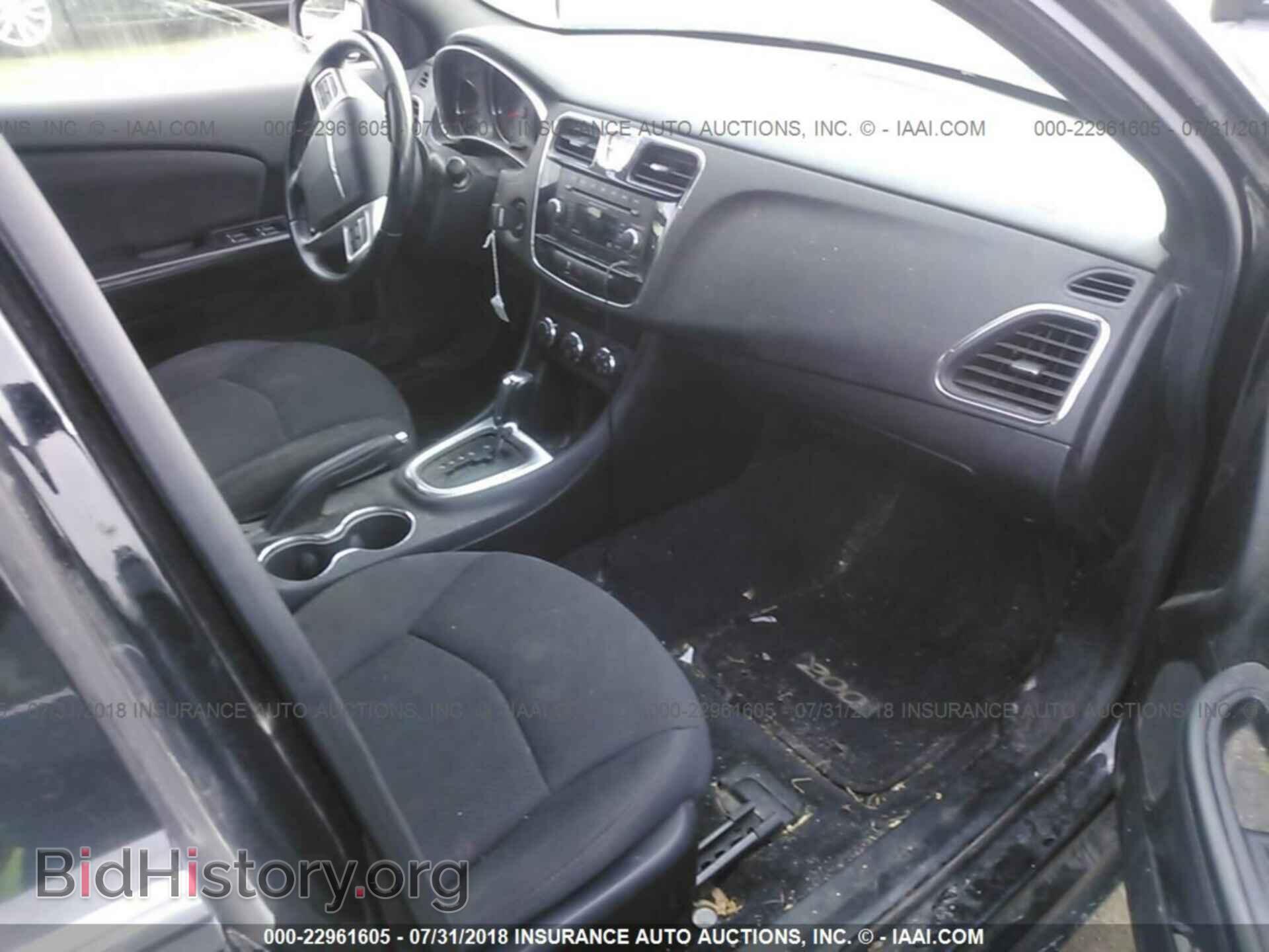 2012 Chrysler 200 - VIN: 1C3CCBBG4CN277174 - Фото 5