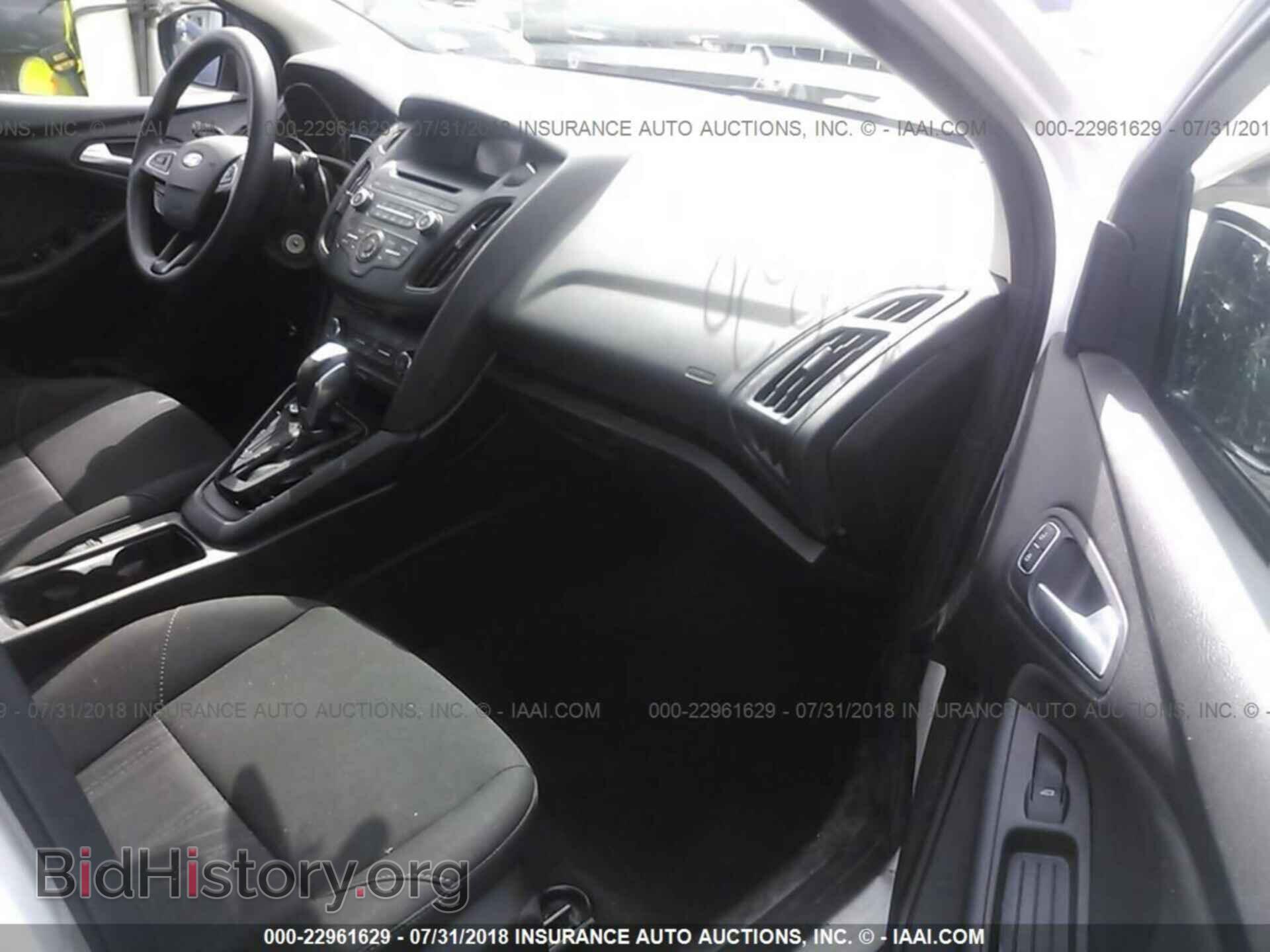 2016 Ford Focus - VIN: 1FADP3F27GL255427 - Фото 5