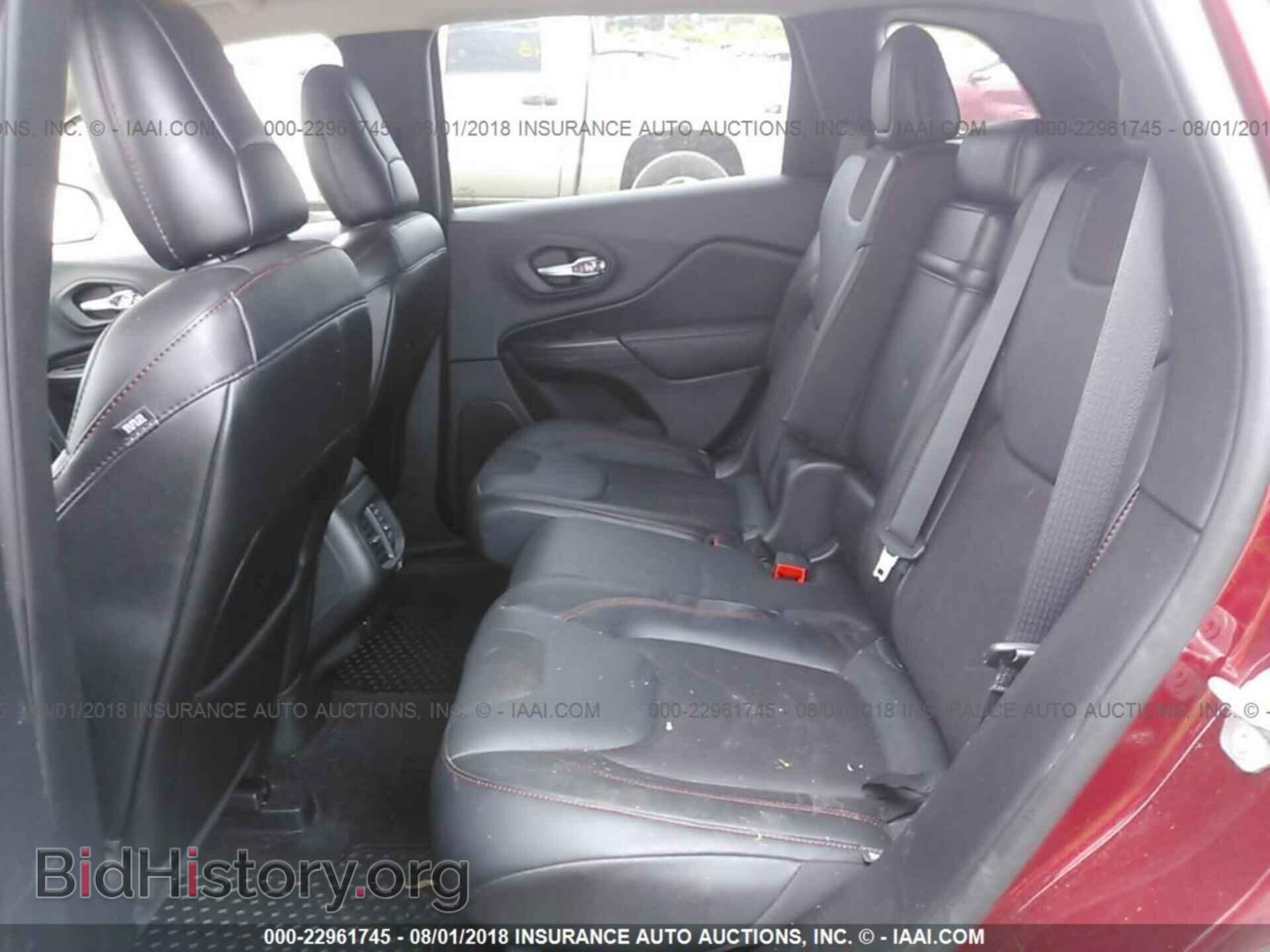 2015 Jeep Cherokee - VIN: 1C4PJMBS9FW557531 - Photo 8