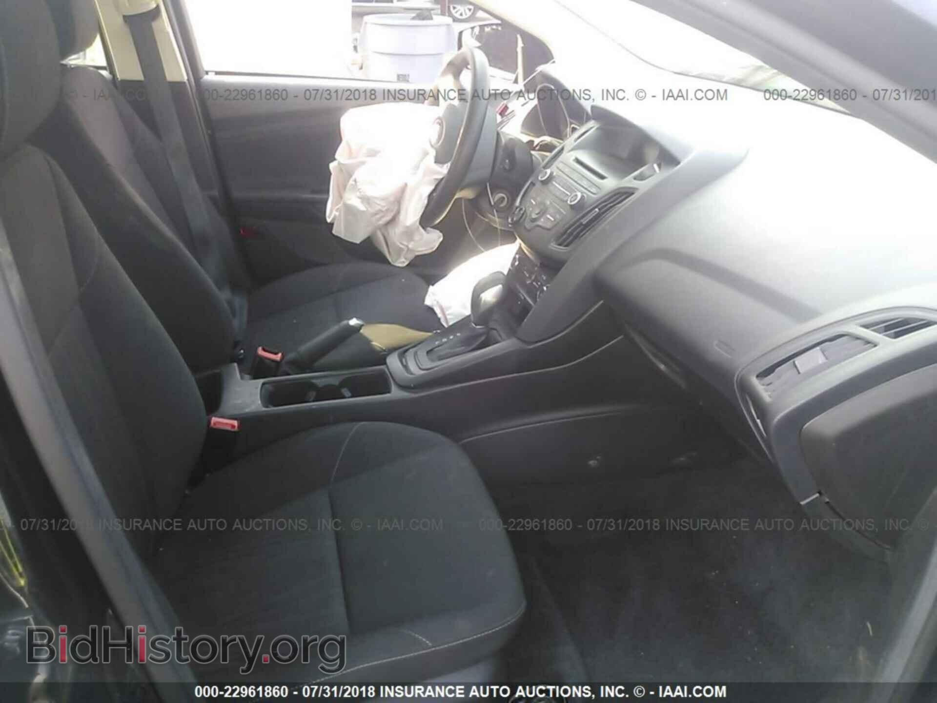 2017 Ford Focus - VIN: 1FADP3E27HL325432 - Фото 5