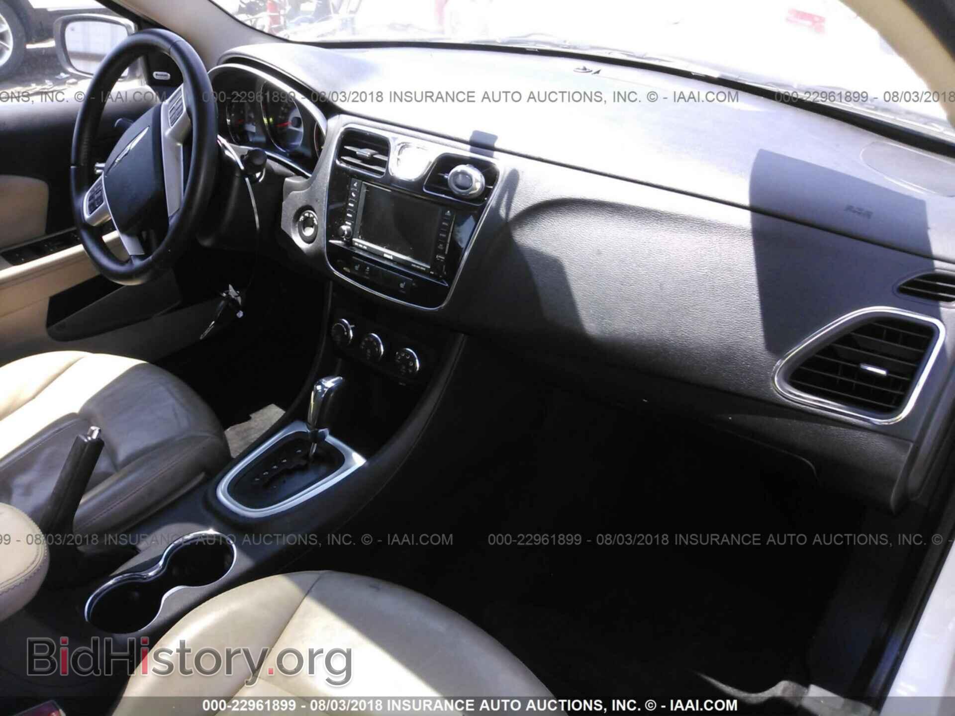 2011 Chrysler 200 - VIN: 1C3BC2FG0BN505000 - Фото 5